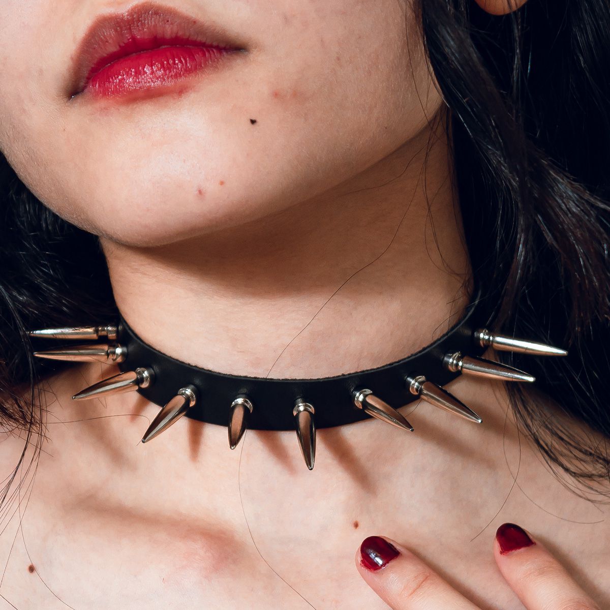 Choker Gargantilha com Spike Grandes e Médios 