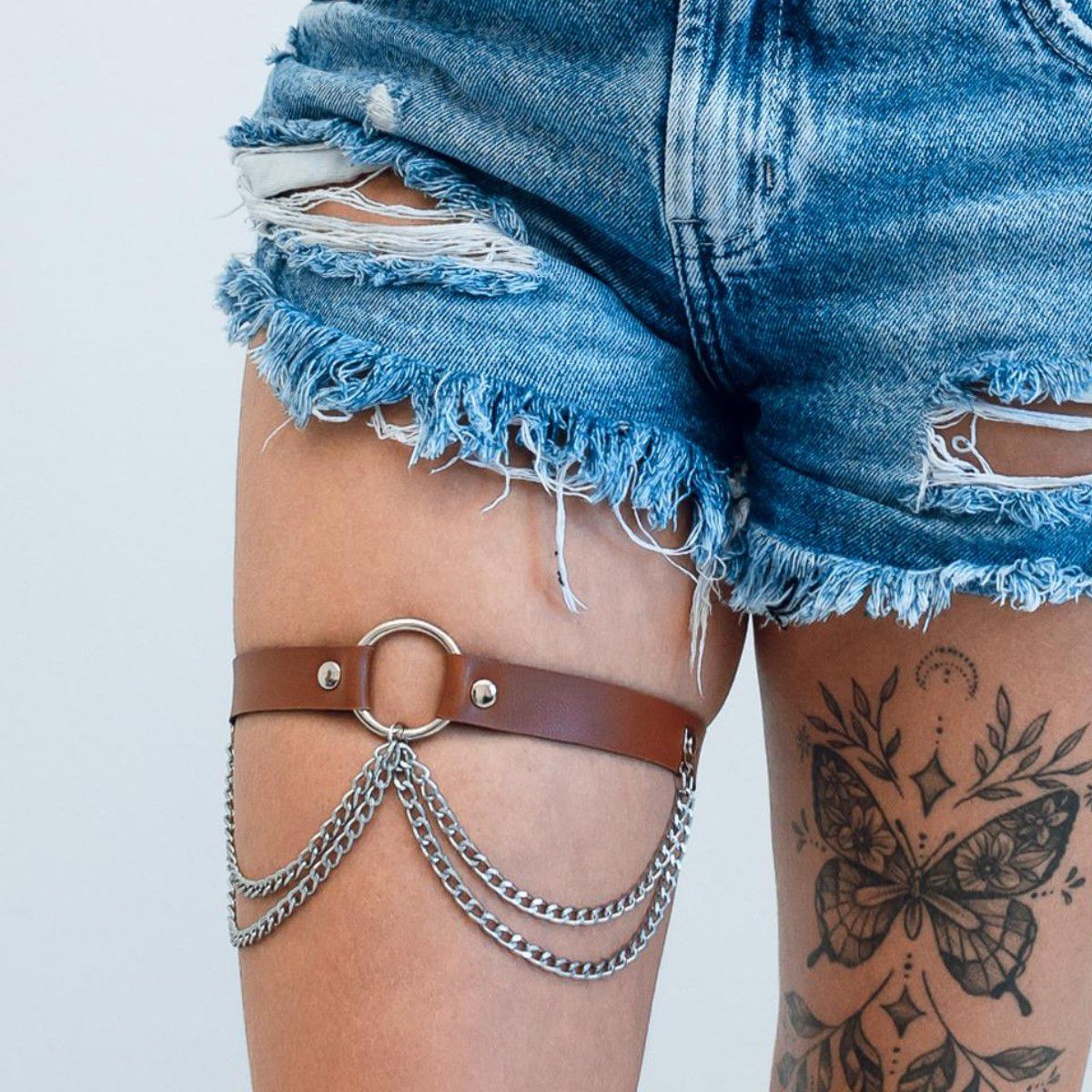 Harness De Coxa Marrom com Argola e Correntes