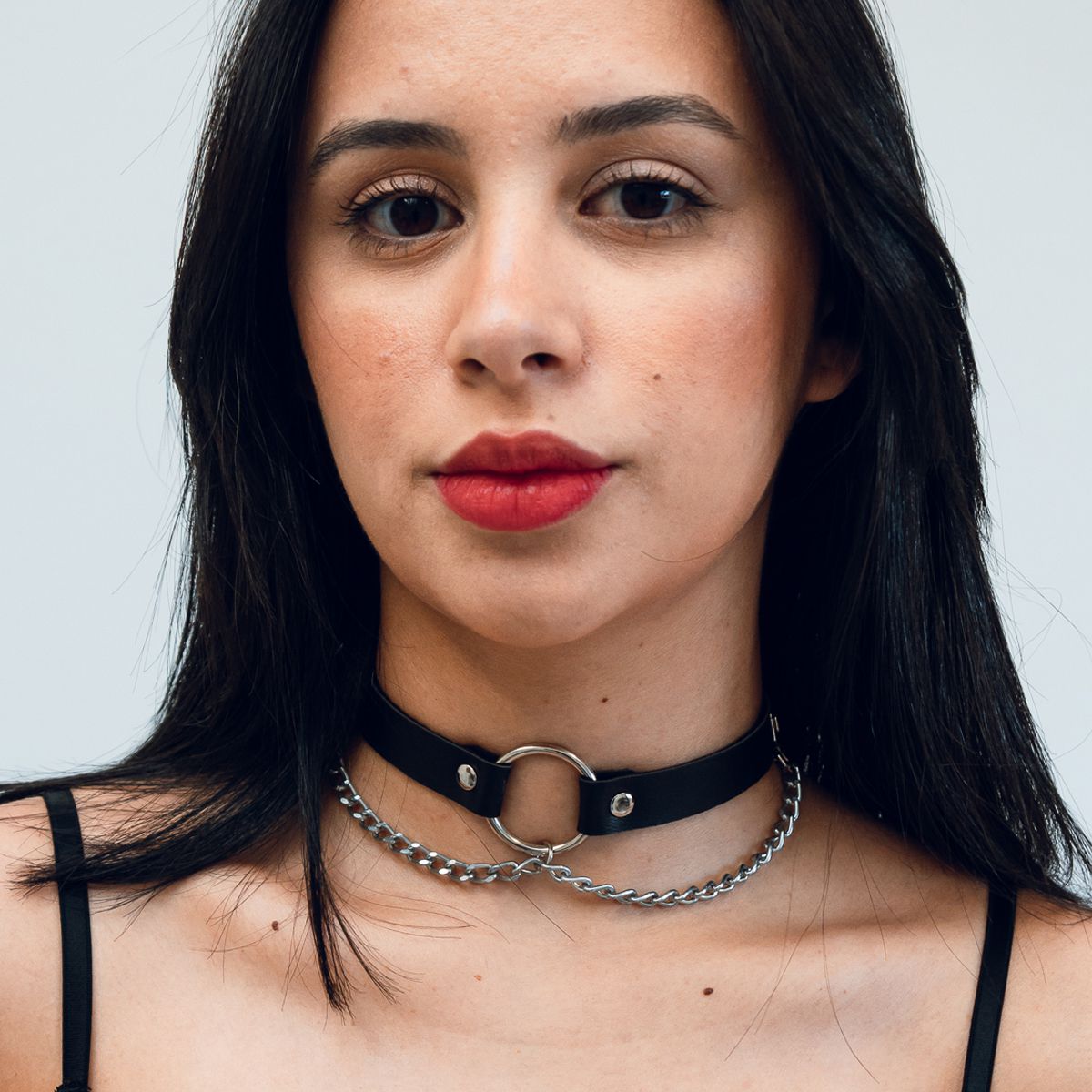 Choker Gargantilha com Argola e Correntes Laterais