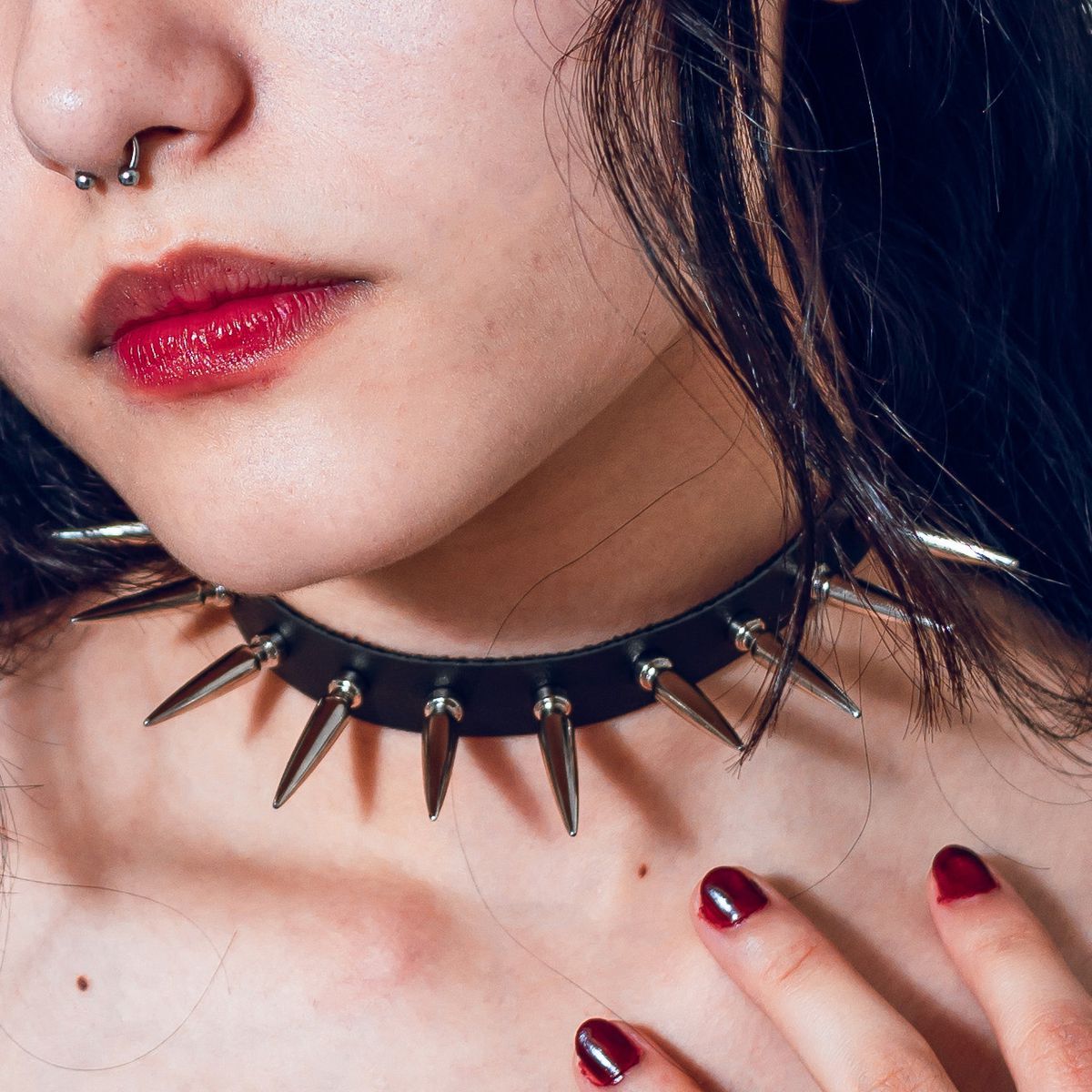 Choker Estela Gargantilha com Spikes Grandes