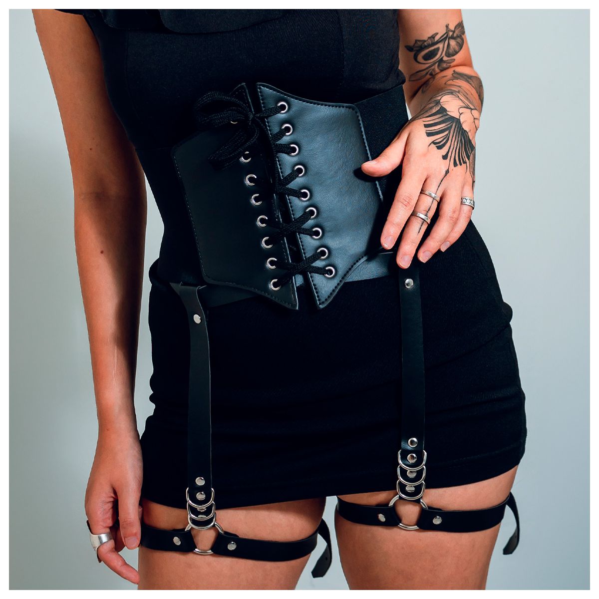 Kit Corset Amarração e Harness Coxa Uma Tira