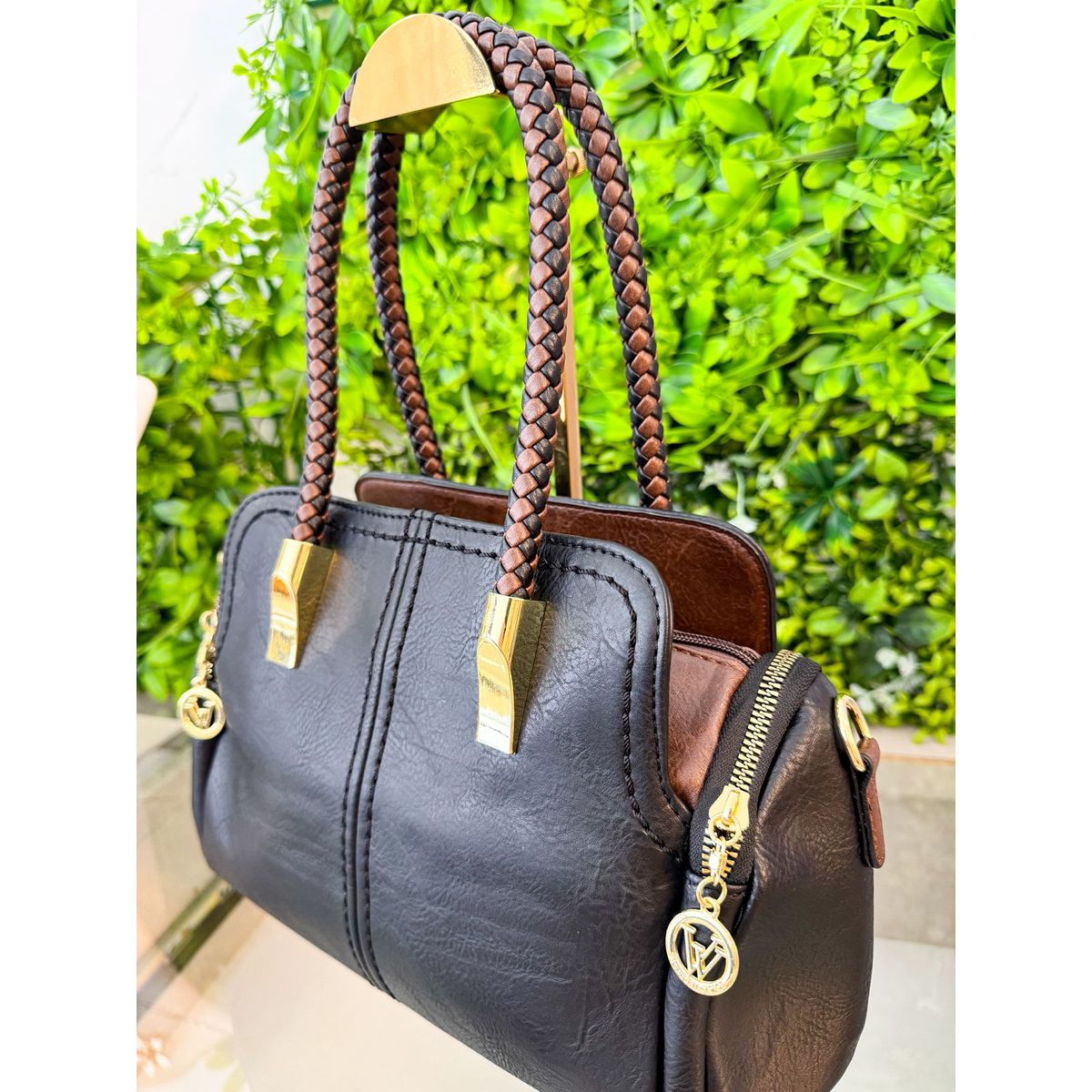 Bolsa Aline preta com marrom - 28367 - Toque da Bella