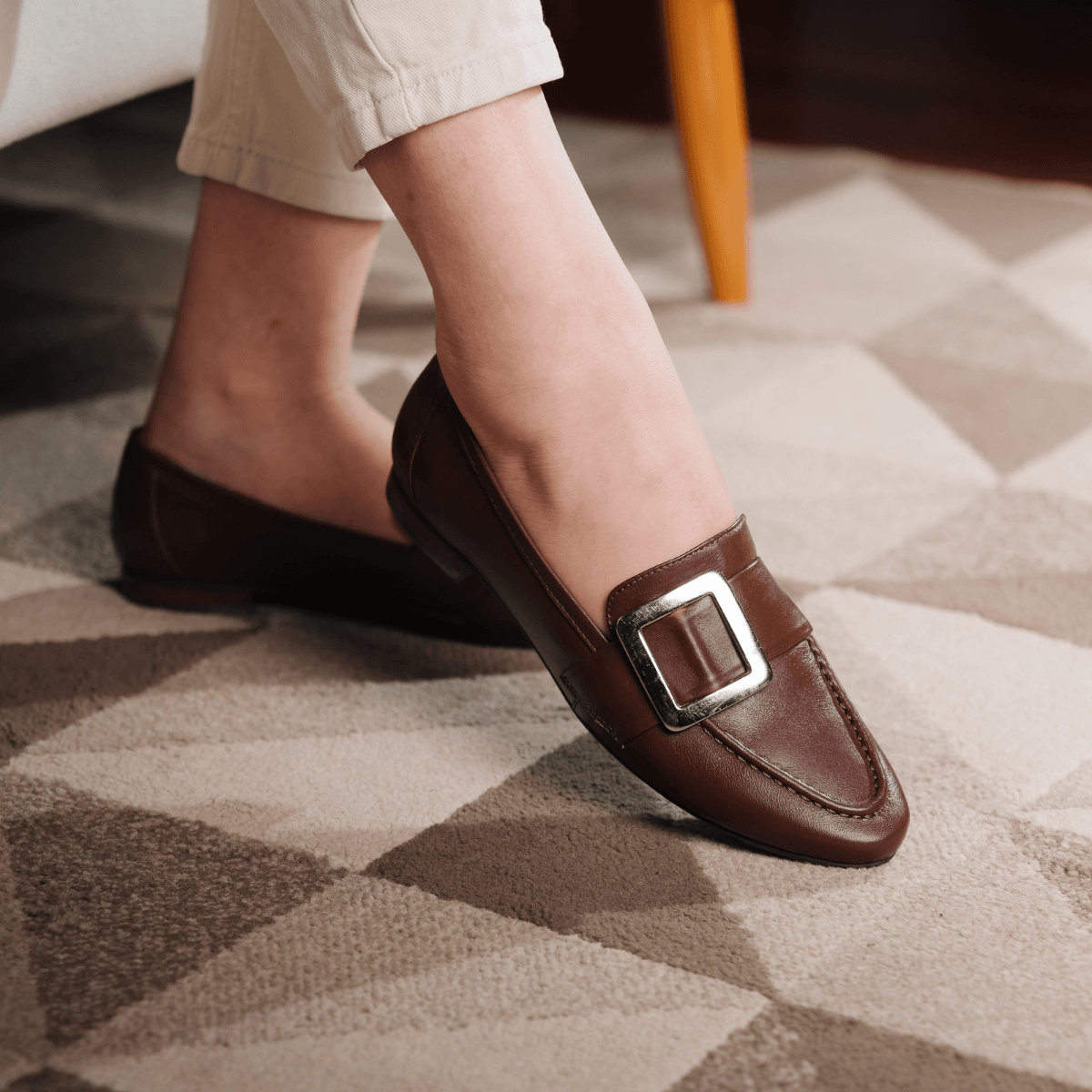 Sapato Eleonora Feminino em Couro com Fivela cor M... - Ateliê Mario Mello