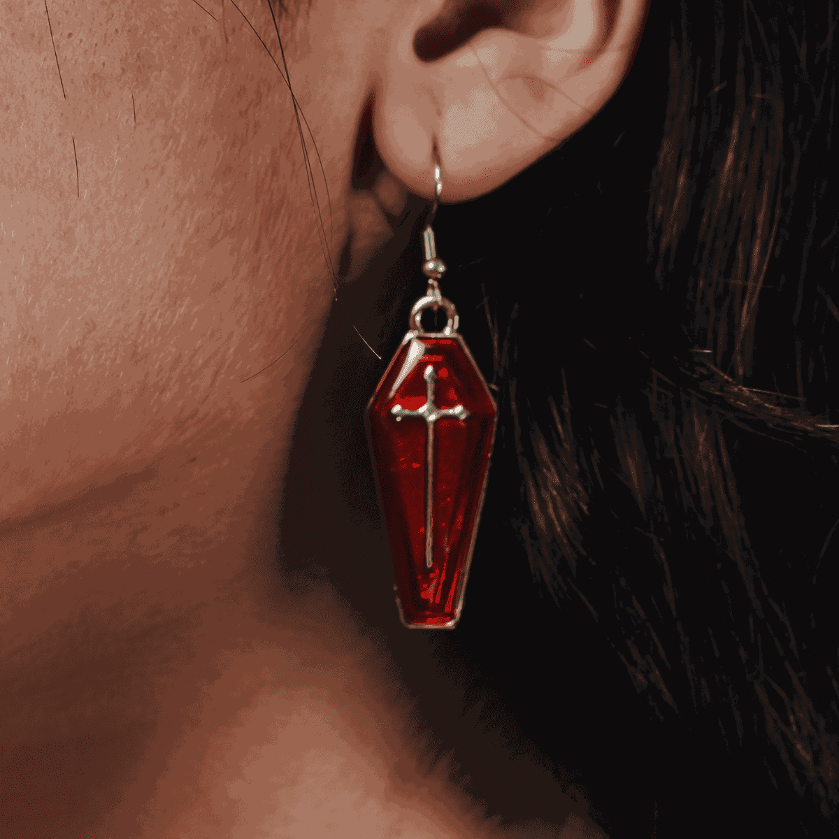 Brinco de Caixão Gótico Vermelho
