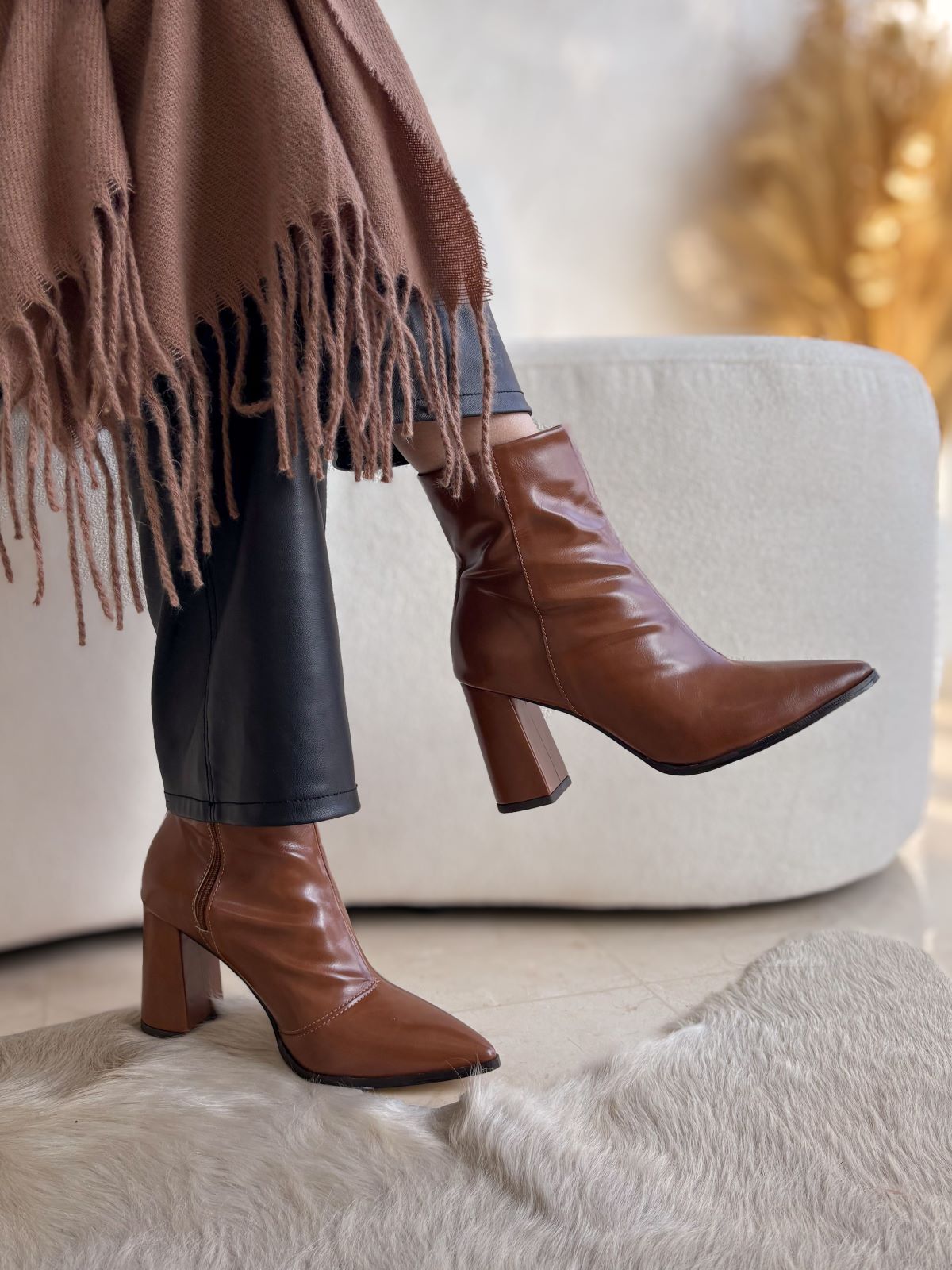Bota Teodora Marrom Nogueira - AMAVIE SAPATOS