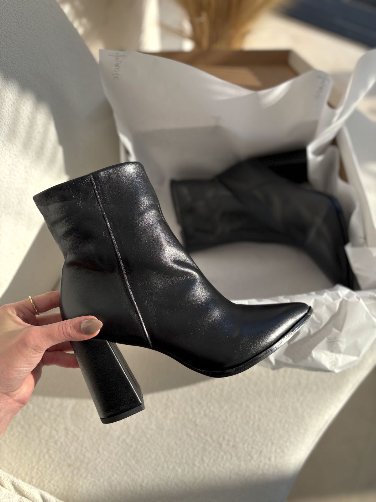 Bota Teodora Preta - Couro Legítimo - AMAVIE SAPATOS