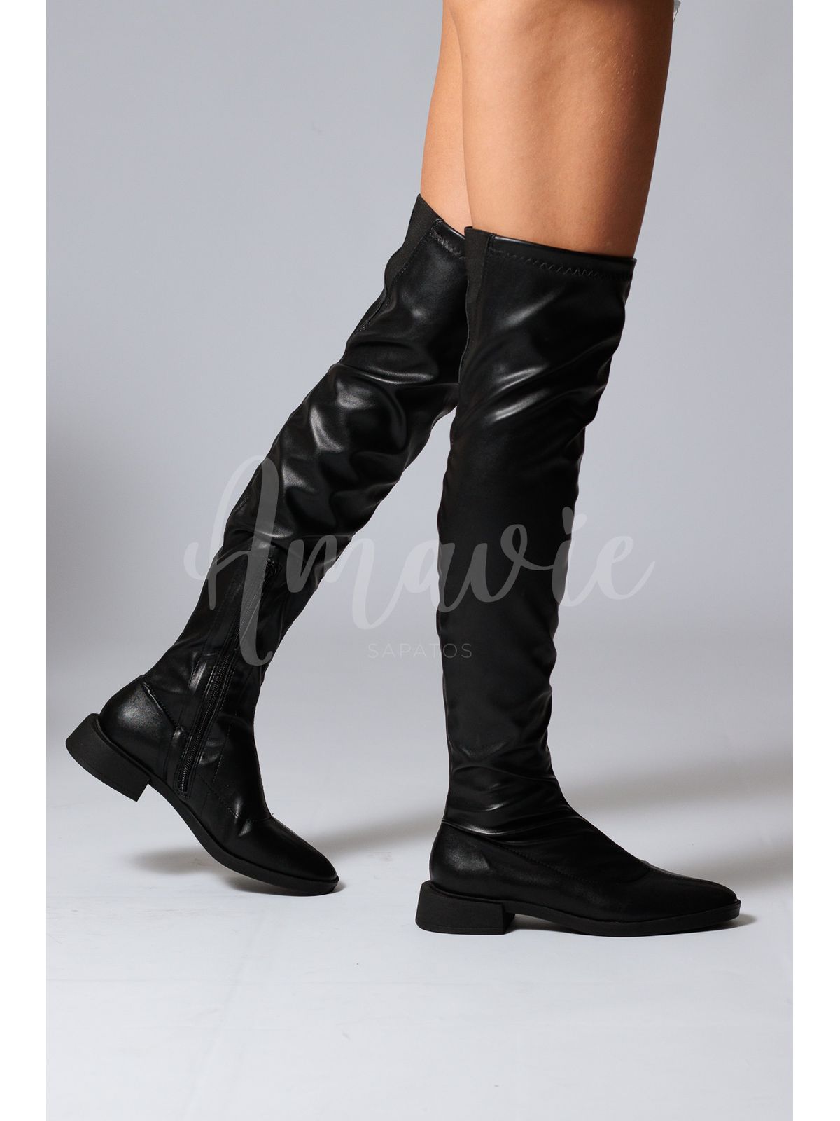 Bota Over The Knee Kay Preta - AMAVIE SAPATOS