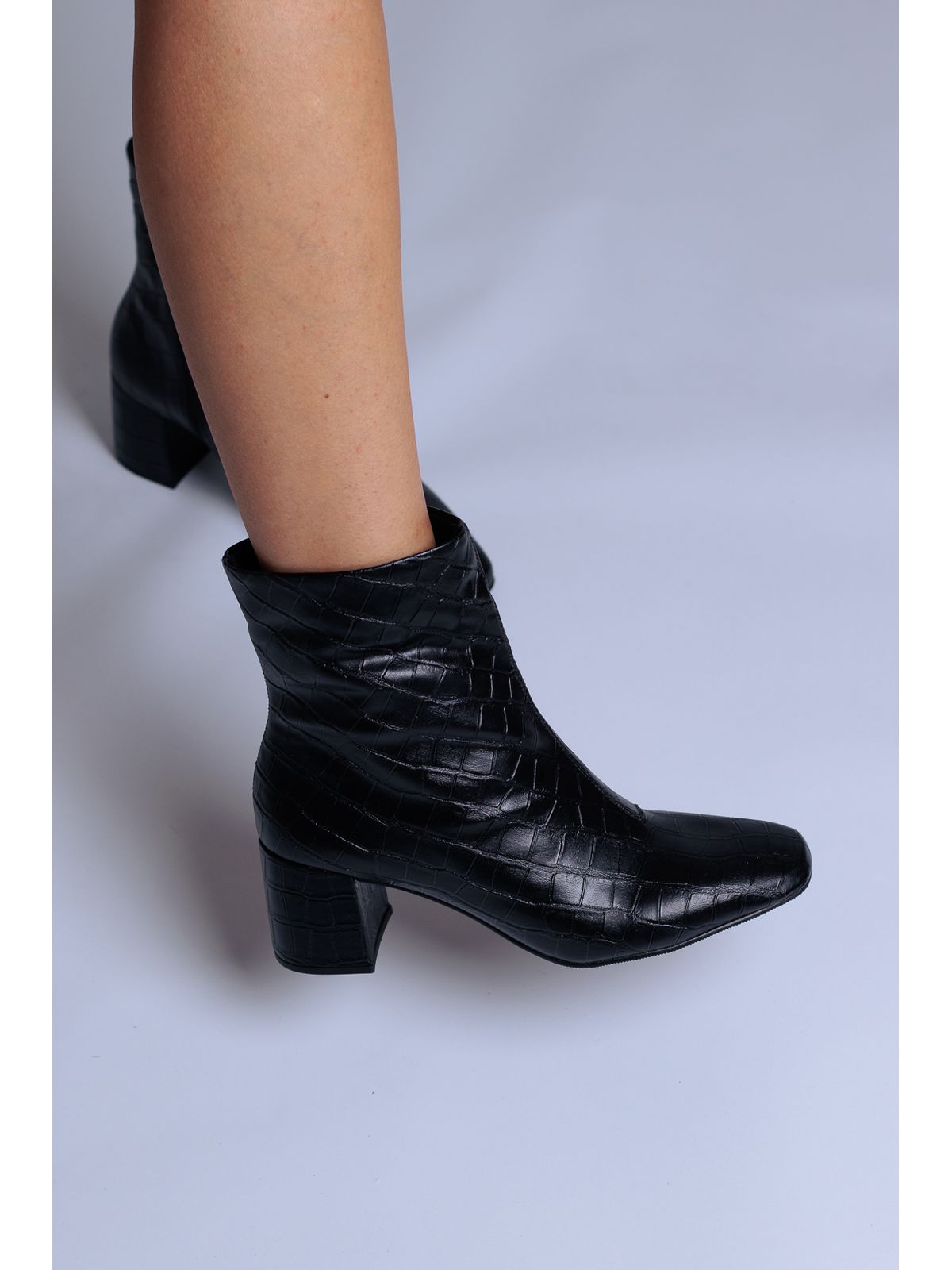 Bota Sabine Preta Cromatizada - AMAVIE SAPATOS