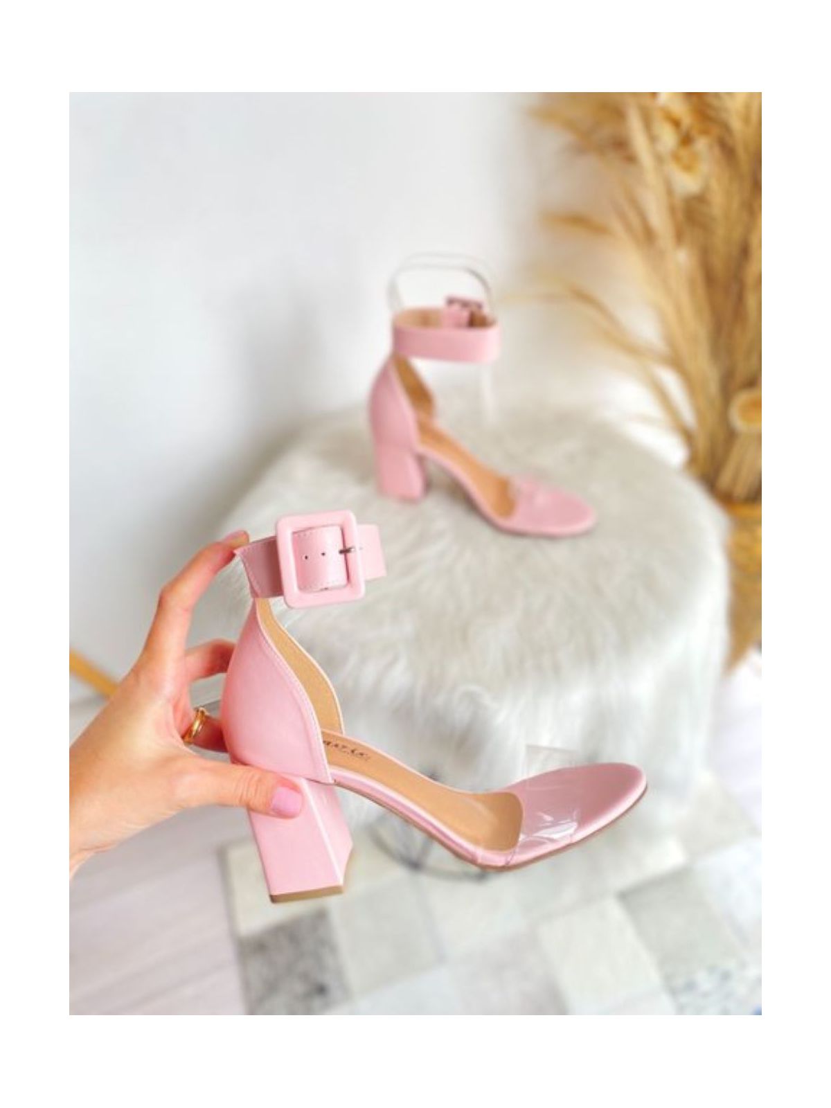 Sandália Felina Camélia Vinil - AMAVIE SAPATOS