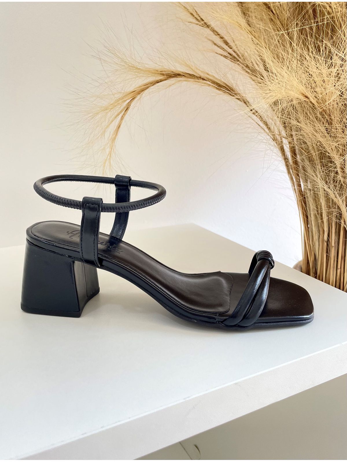 Sandália Helo Preta - AMAVIE SAPATOS