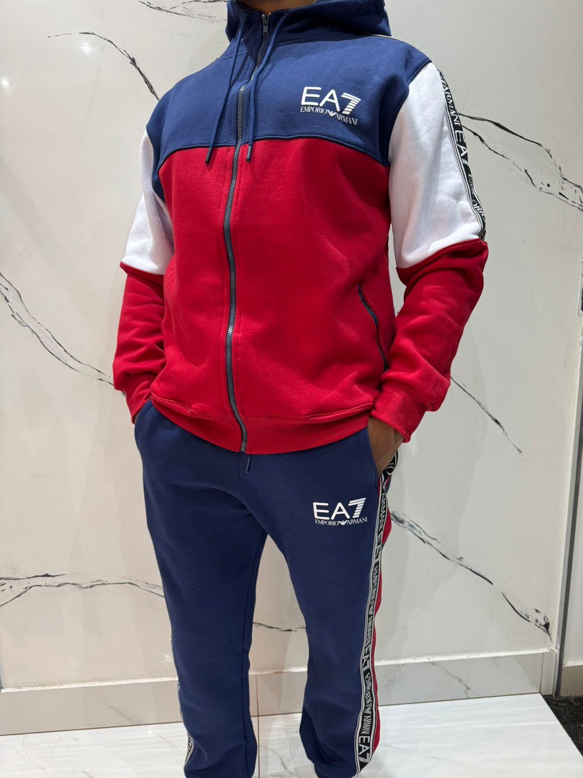 Conjunto Moletom EA7 - Azul/Vermelho - 02633 - Conceito 62