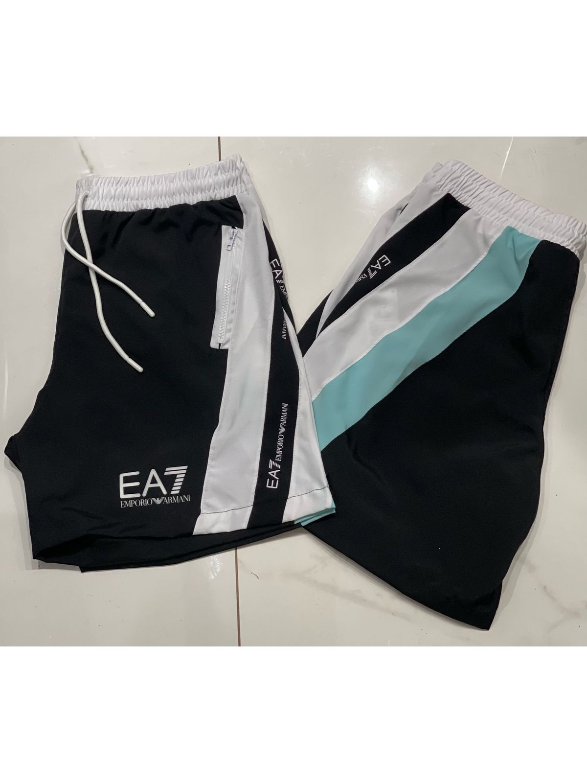 Short Griffe EA7 - Preto - 02182 - Conceito 62