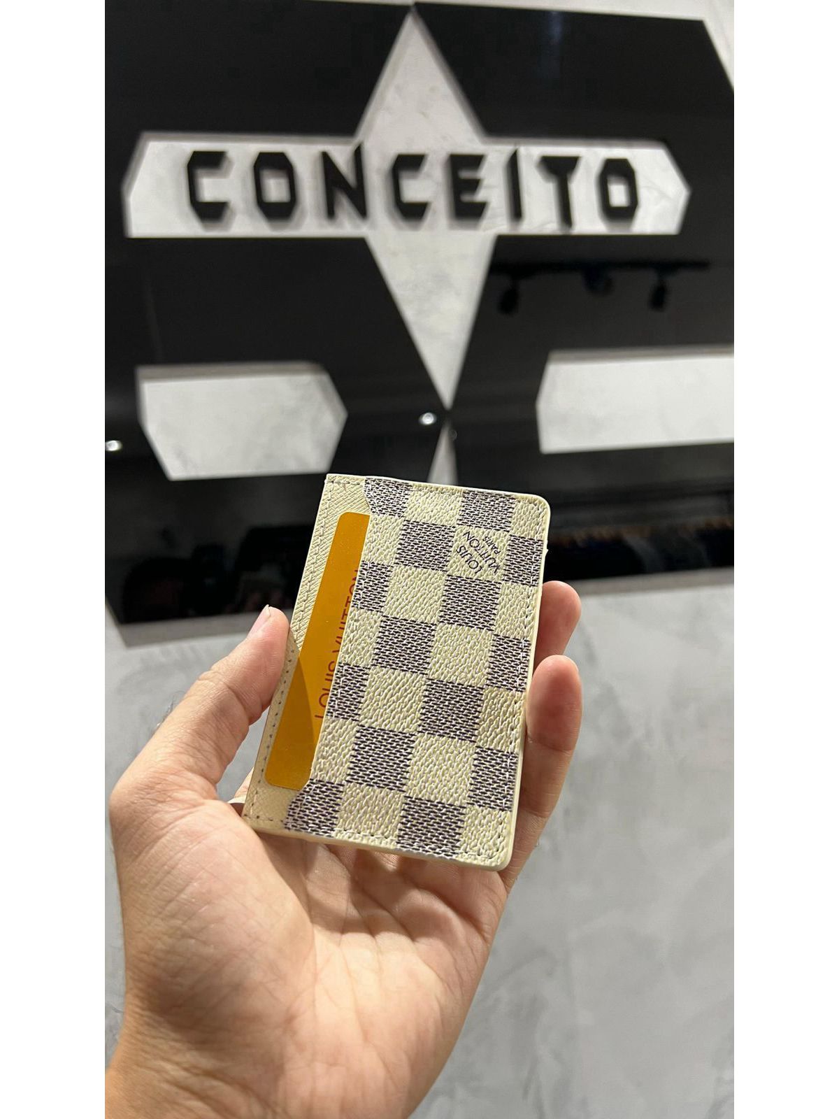 Porta Cartão LV Branco Simples - 00435 - Conceito 62