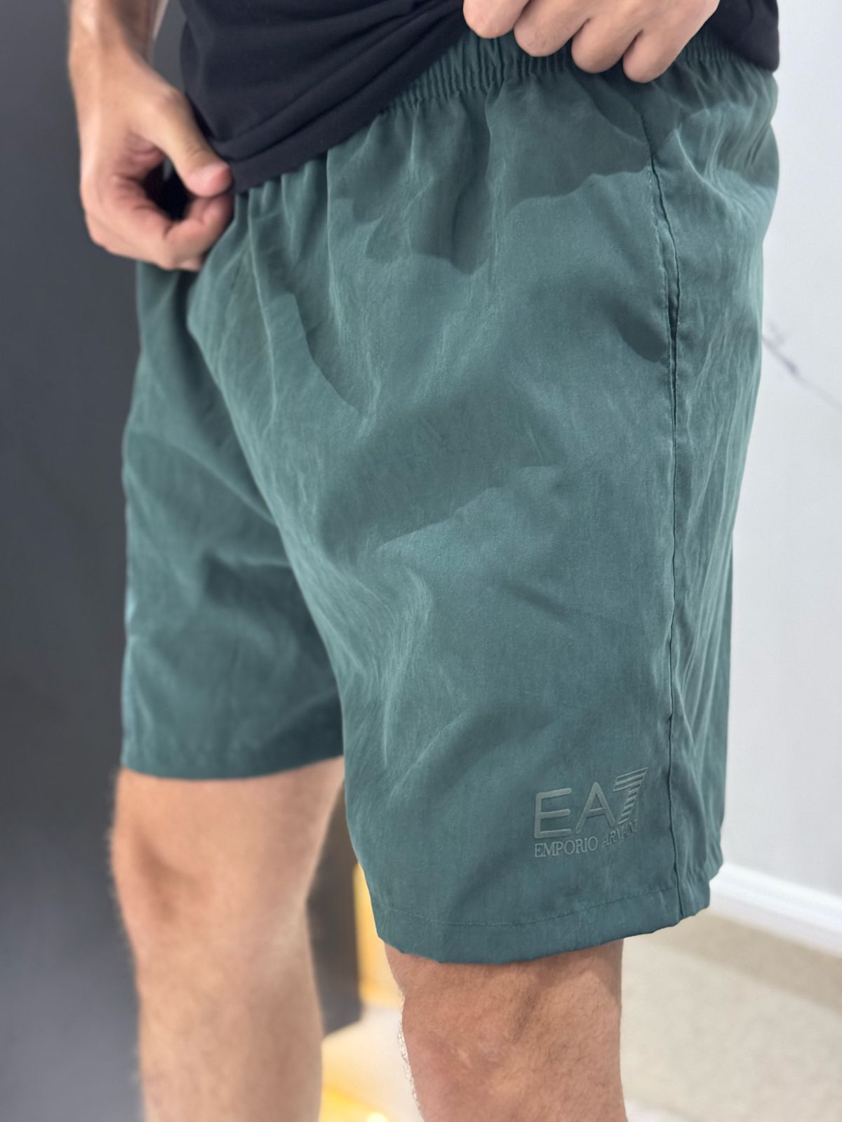 Short Ultra Griffe Forrado EA7 Verde - 00701 - Conceito 62