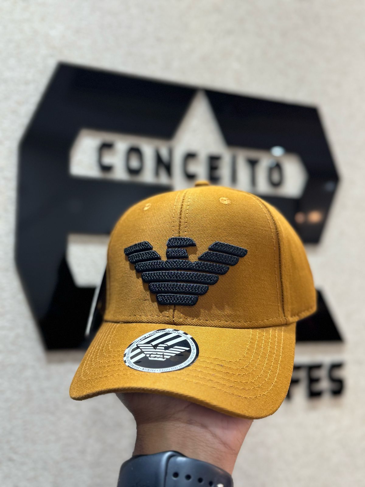 Boné ARmani Mostarda - 00770 - Conceito 62