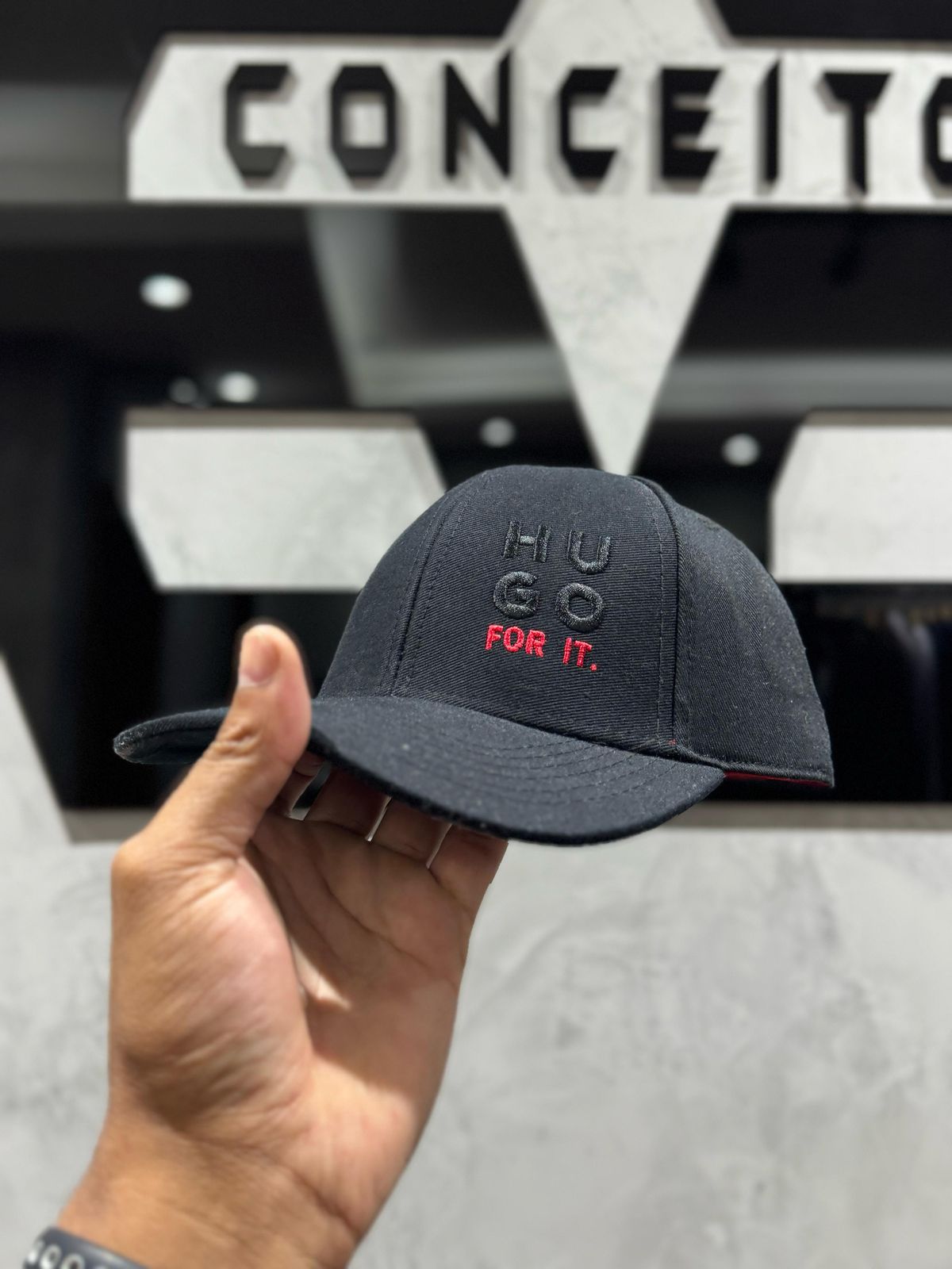 Boné Hugo Preto - 00897 - Conceito 62