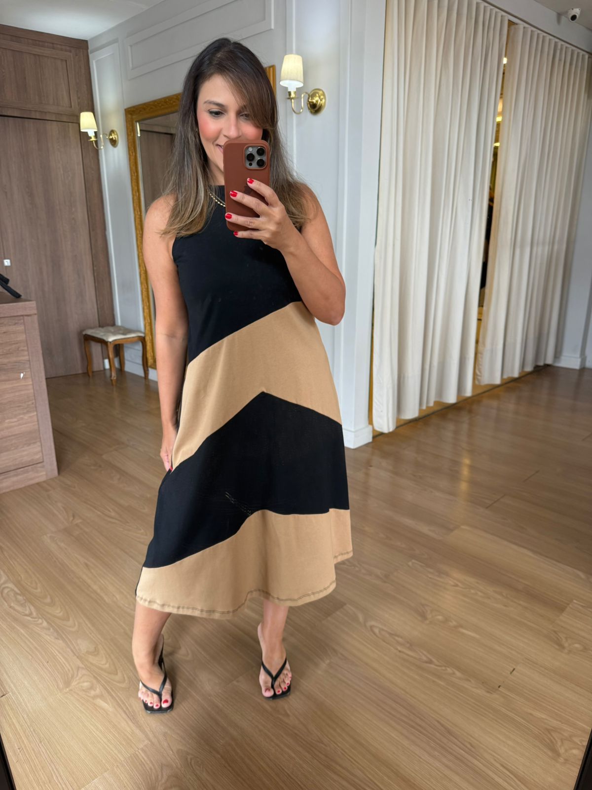 VESTIDO MALHA DE ALGODÃO BICOLOR LIZ - PRETO COM D... - Espasso Bela | Moda Feminina