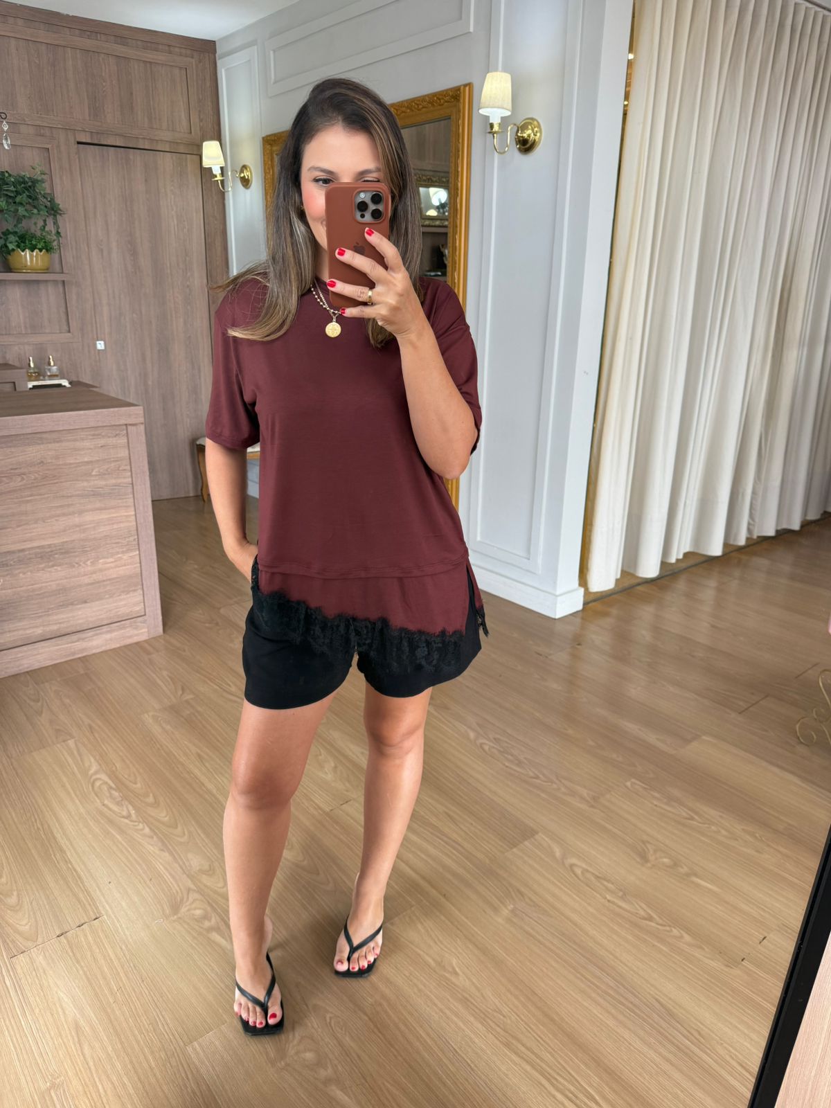 BLUSA BARRA RENDA - MARROM COM RENDA PRETA - Espasso Bela | Moda Feminina