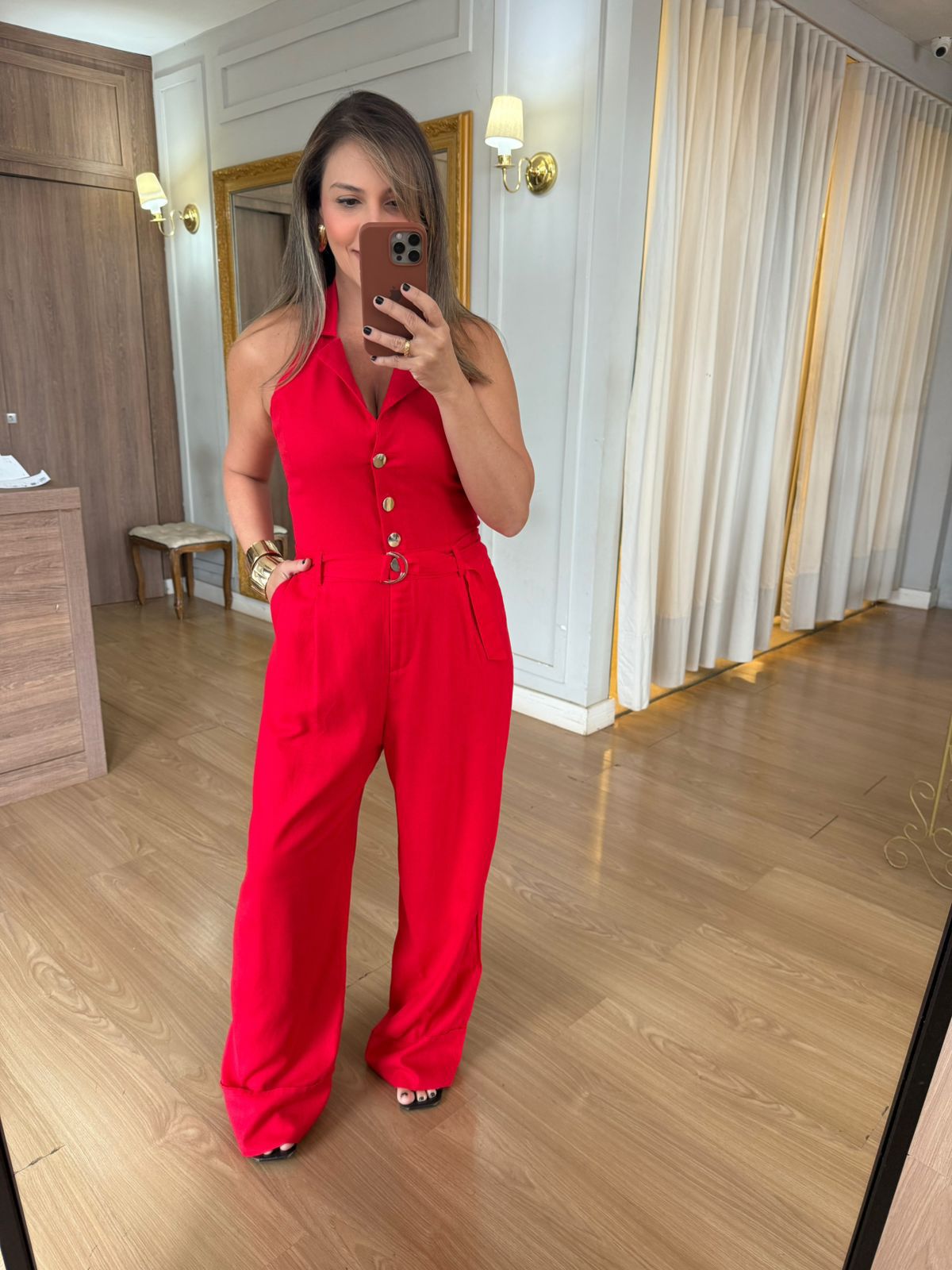 MACACÃO LINHO COM BOTÕES - VERMELHO - Espasso Bela | Moda Feminina