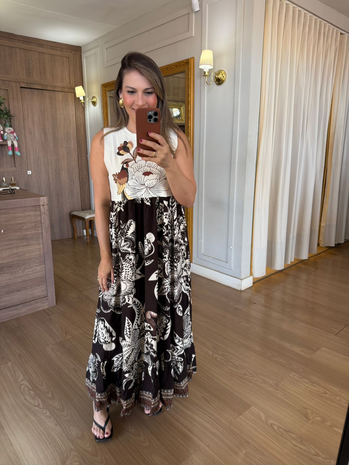 VESTIDO REGATA CAMISETA - FUNDO MARROM FOLHAGEM BE... - Espasso Bela | Moda Feminina