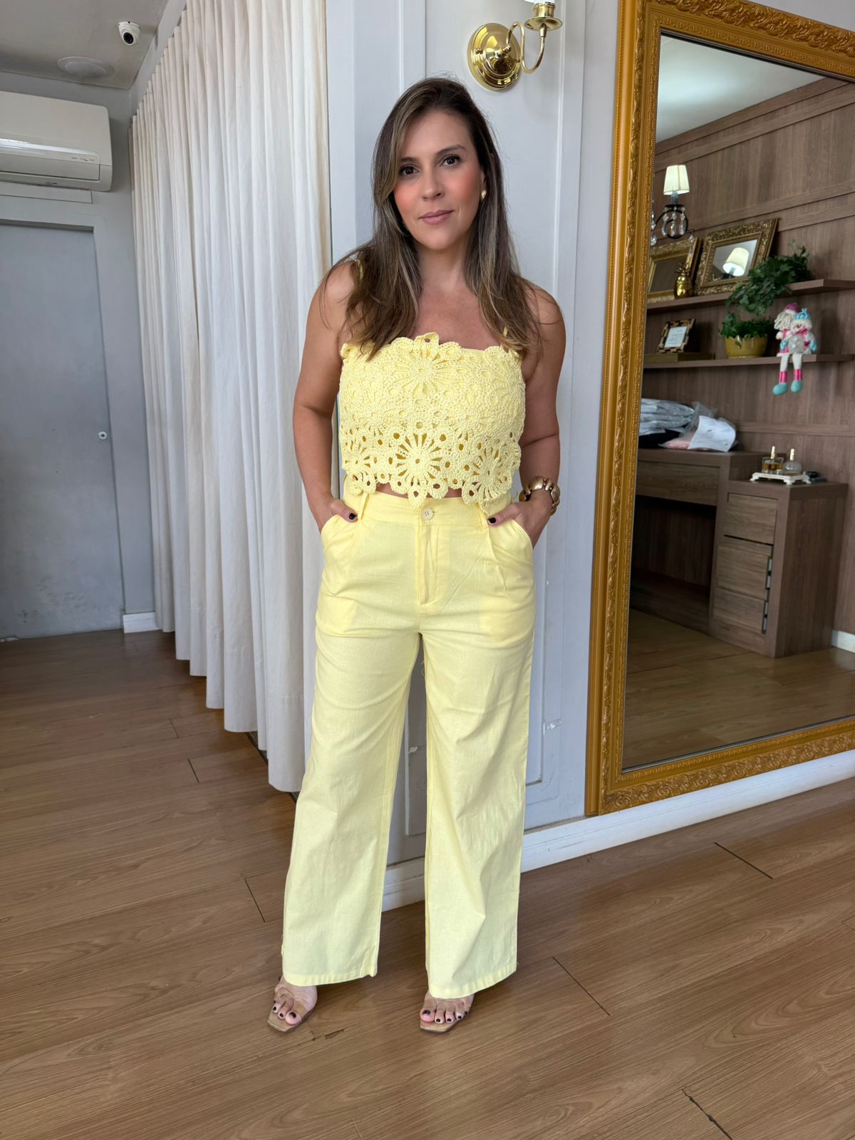 CONJUNTO DE CALÇA E CROOPED COM GUIPIR - AMARELO M... - Espasso Bela | Moda Feminina