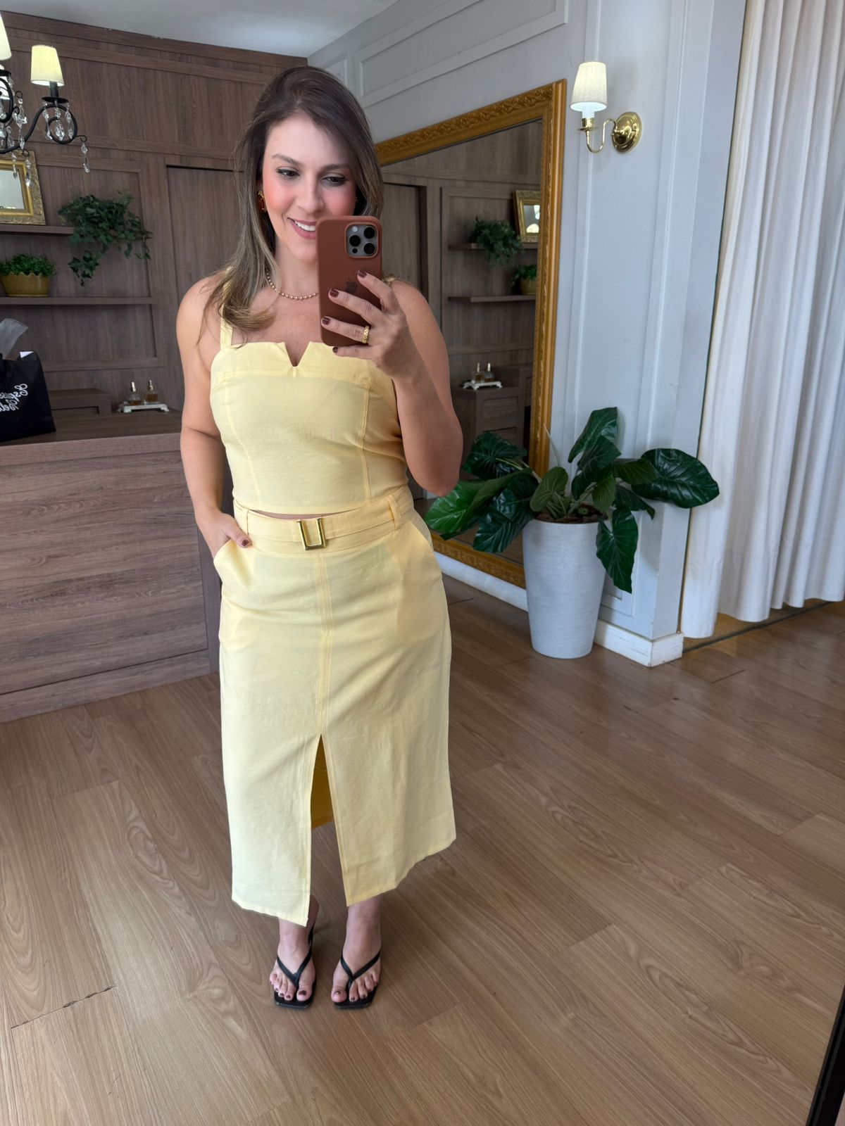 CONJUNTO EM VISCOSE - SAIA E REGATA - AMARELO MANT... - Espasso Bela | Moda Feminina