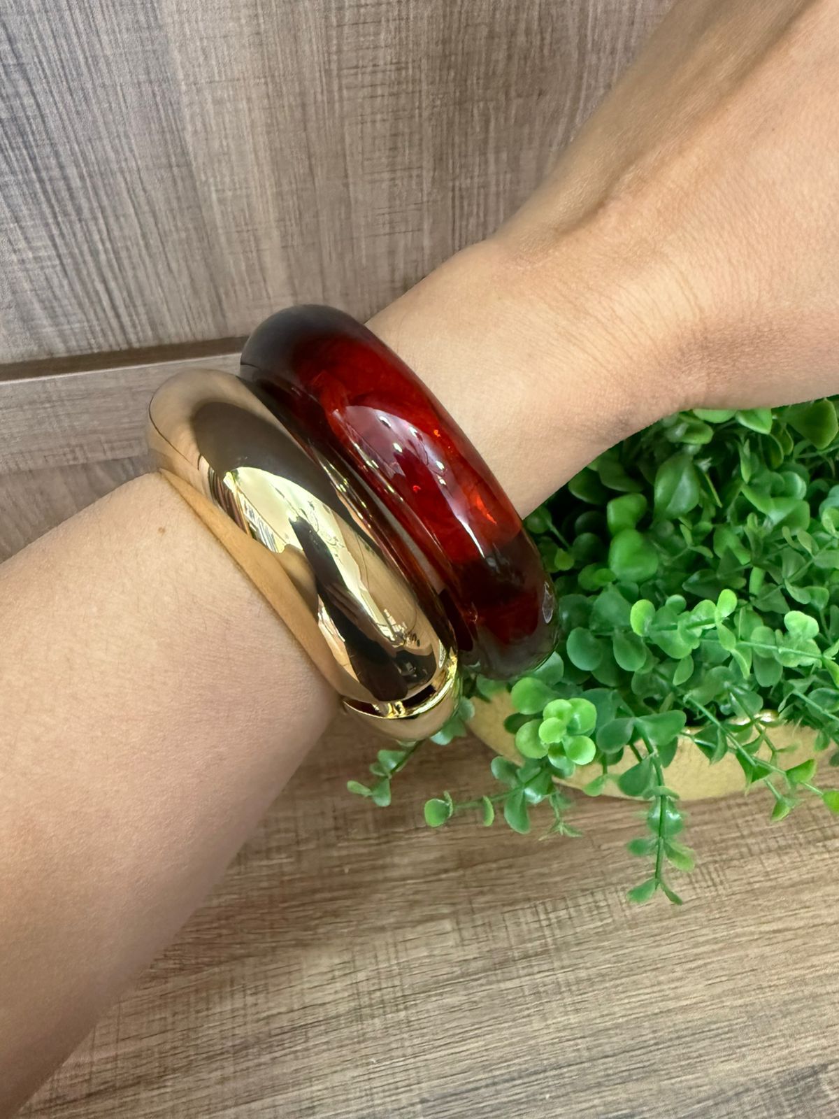 BRACELETES EM METAL - DOURADO - Espasso Bela | Moda Feminina