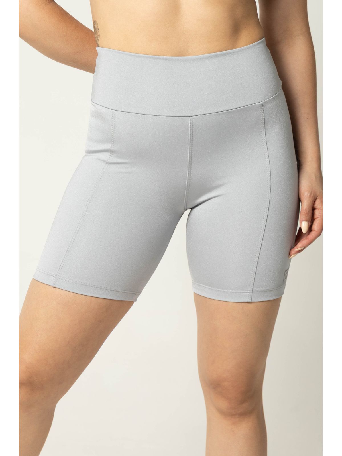 Short Fitness Alice com Recorte Nevoa