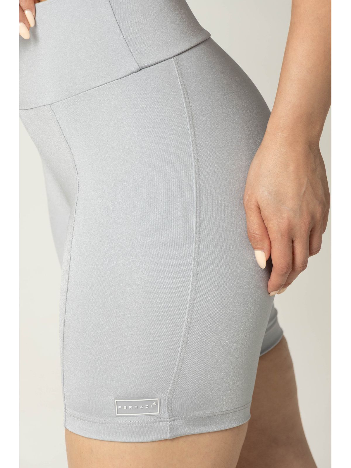 Short Fitness Alice com Recorte Nevoa