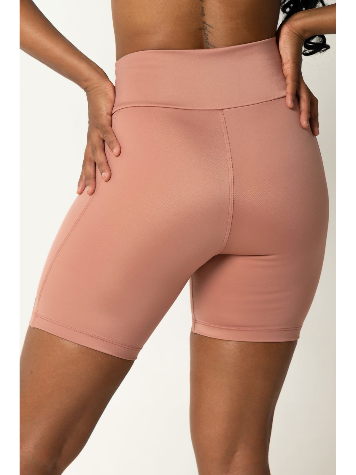 Short Fitness Cloe com Recorte Rosê