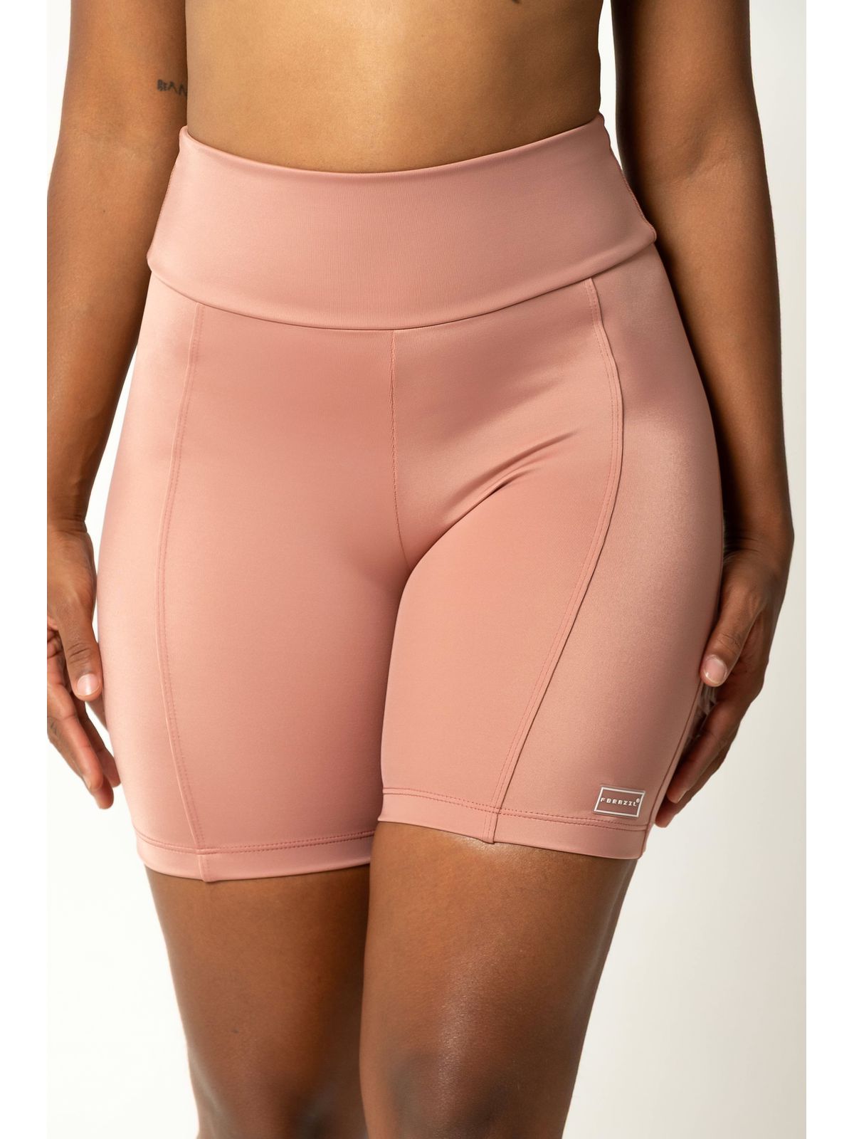 Short Fitness Cloe com Recorte Rosê