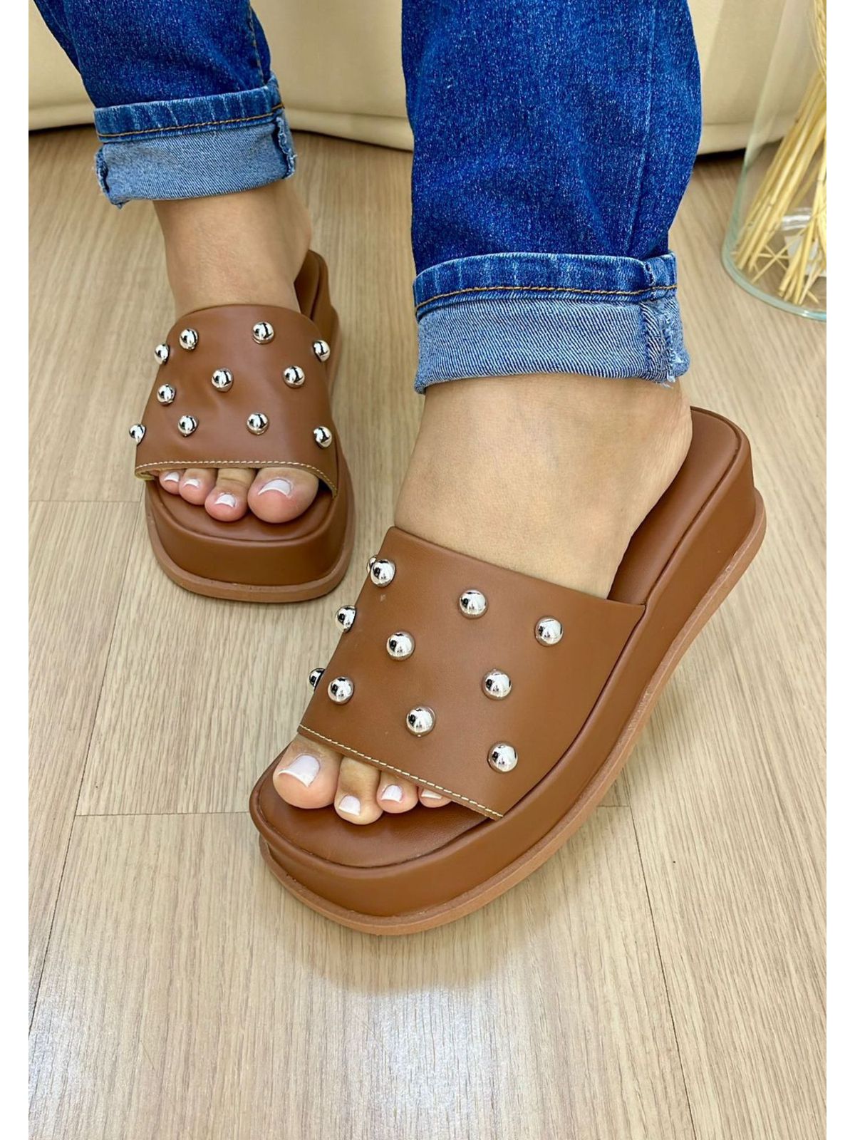 Flat Betina Caramelo