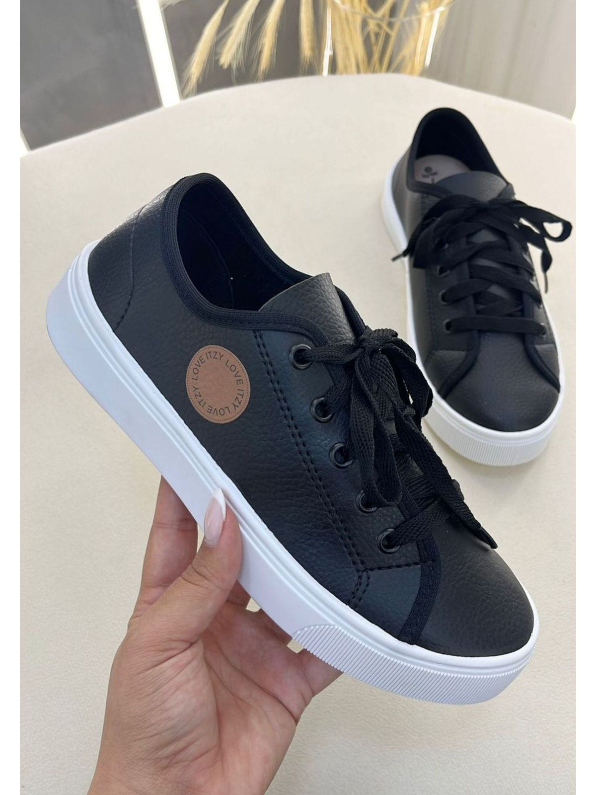 Tenis Milena Preto