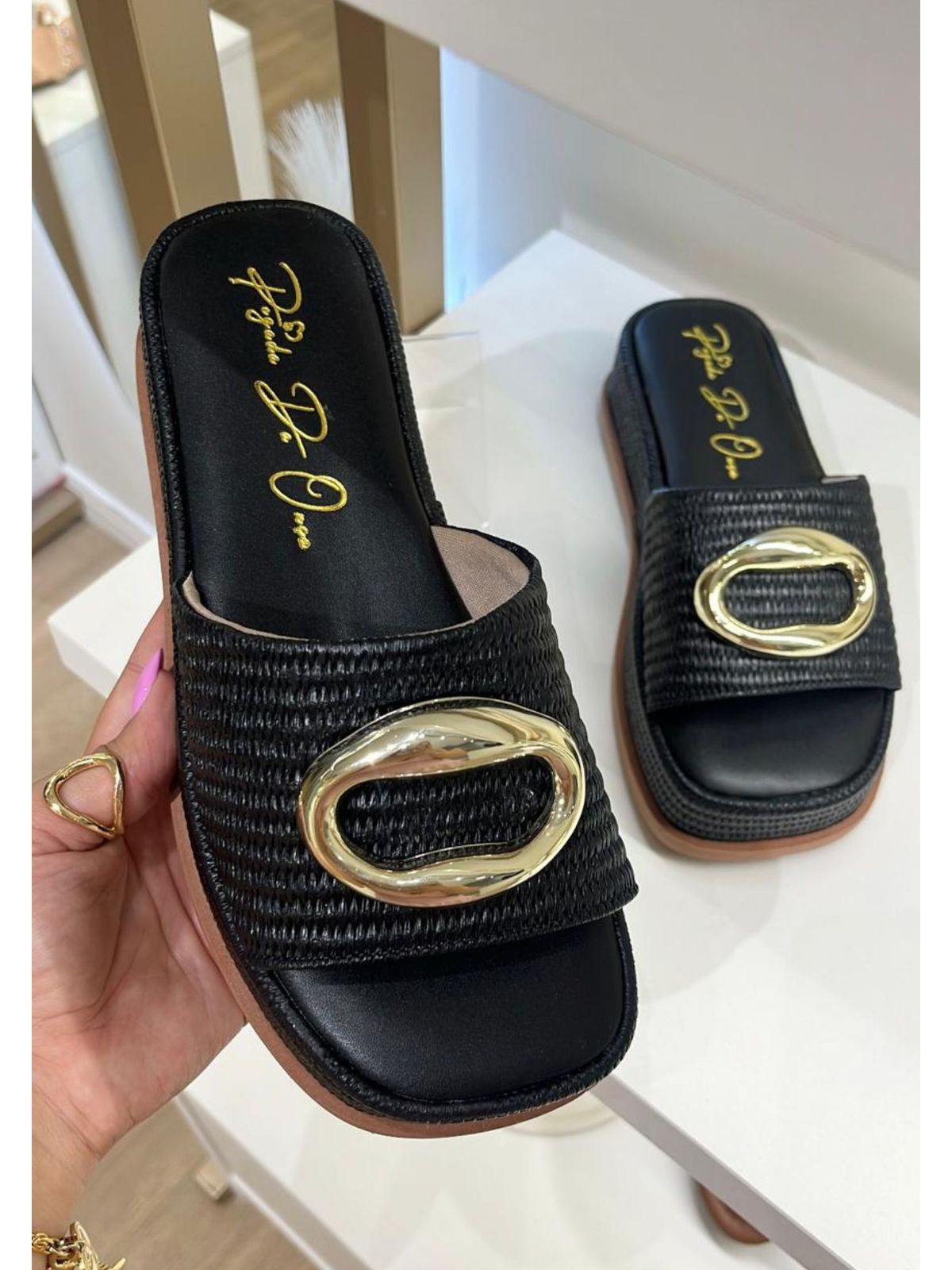 Flat Clara Preto