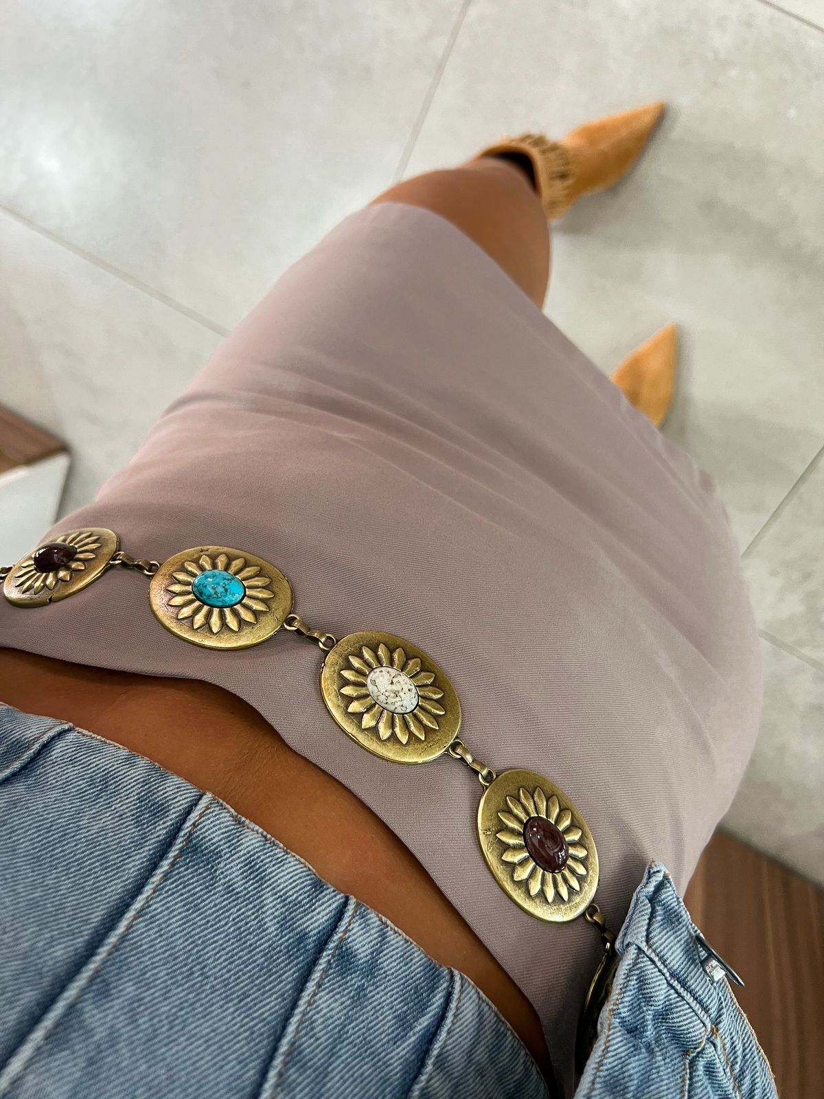 Cinto Medalha Pedra Boho