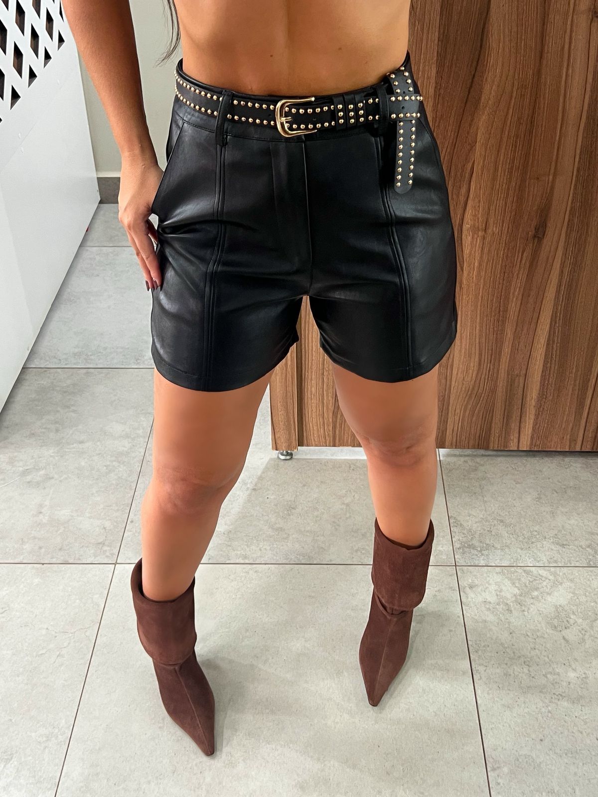 Short Courino Preto Bia