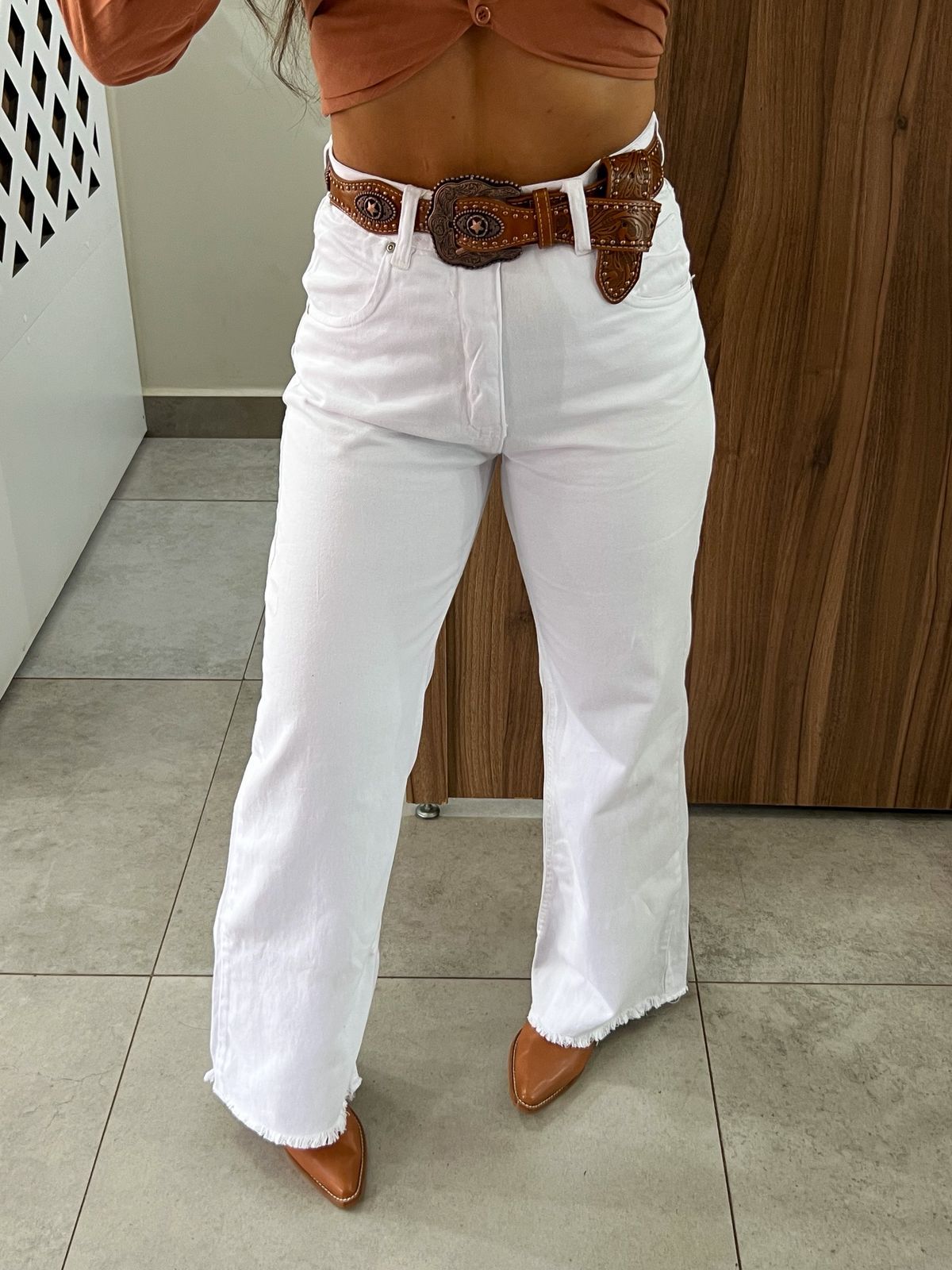 Calça Wide Leg Sarja Branca Desfiada