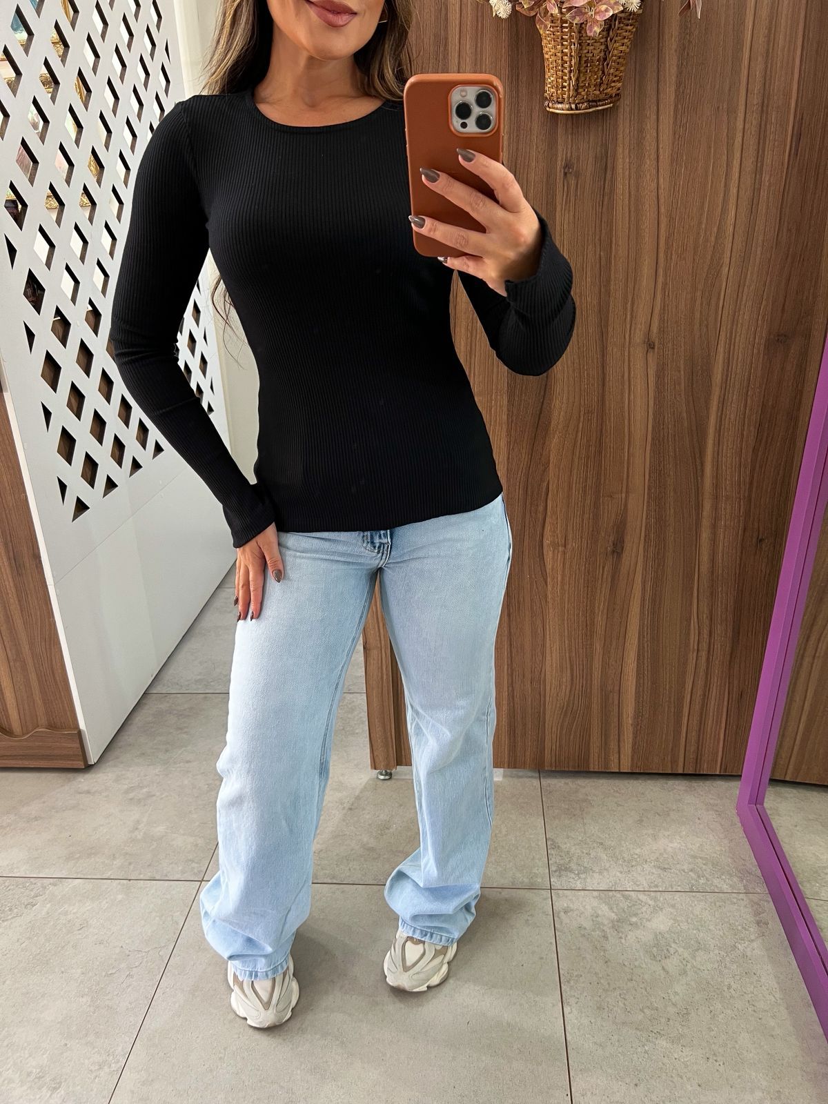 Blusa Canelada Preta Colcci CLC