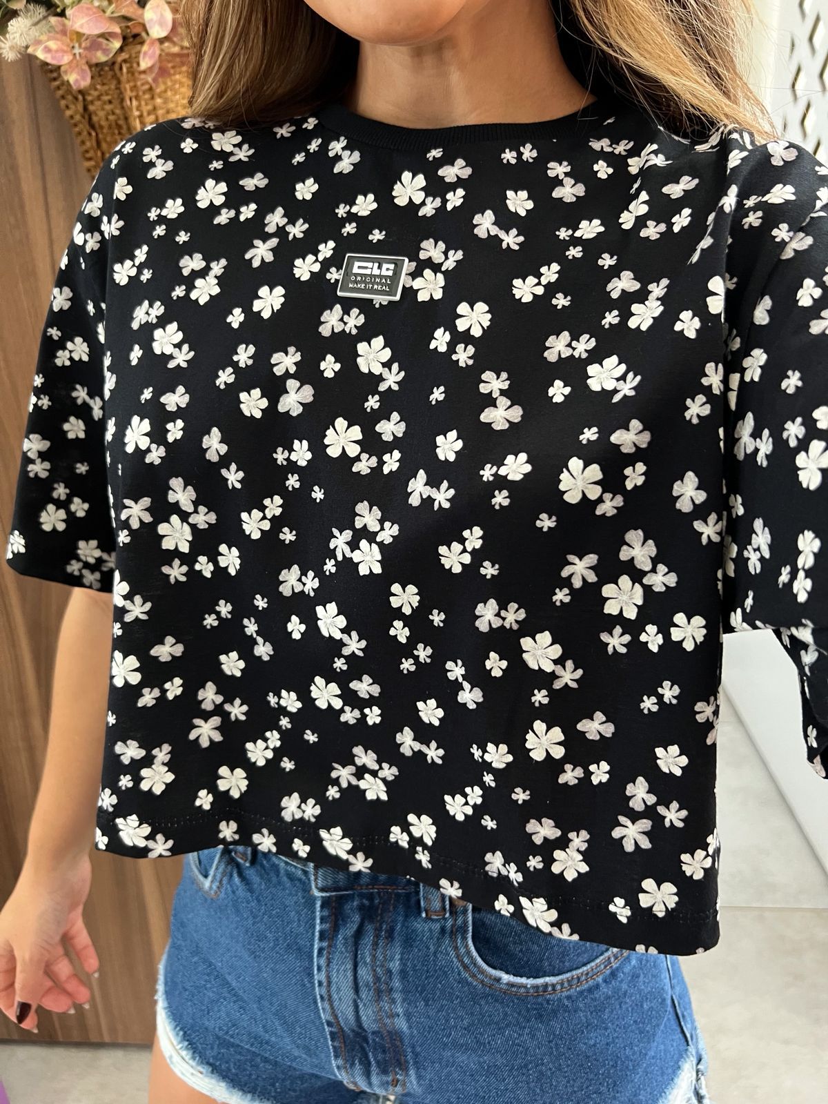 Cropped Box Floral Com Logo Colcci CLC 