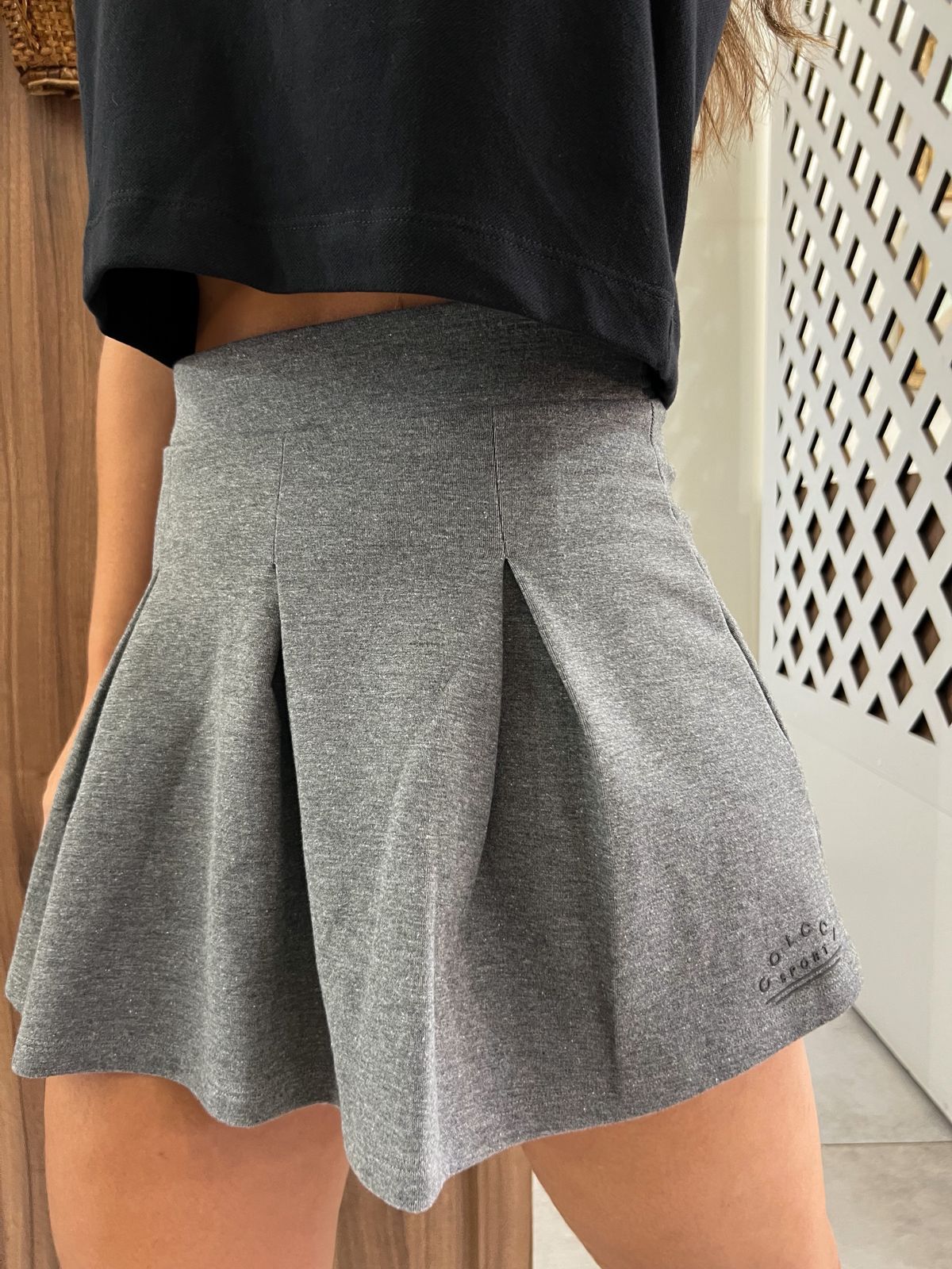 Saia Colegial Cinza Colcci Sport 