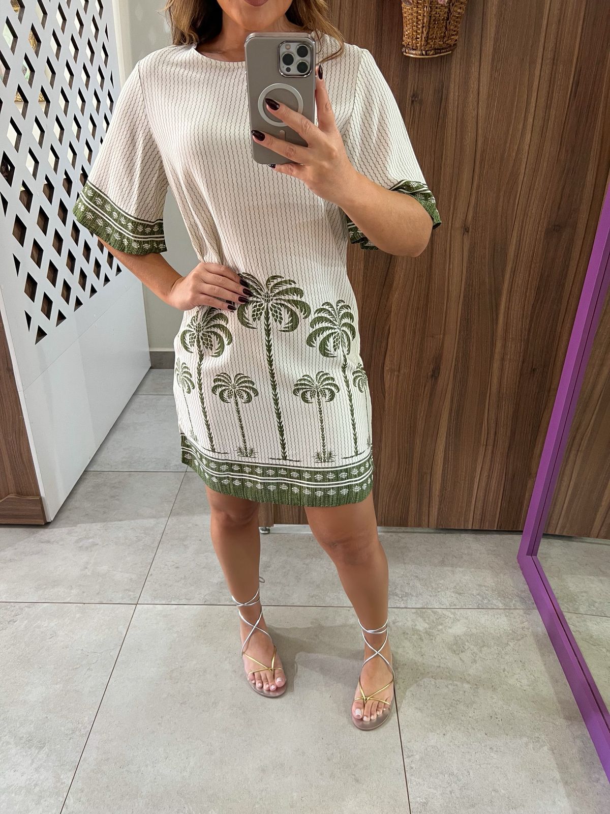 Vestido Estampado Com Mangas Curtas E Decote Redondo Lez a Lez 