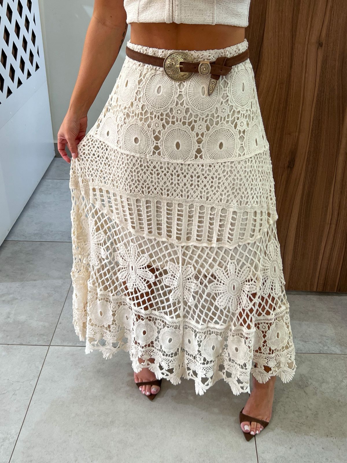 Saia Crochê Cru Midi Olivia