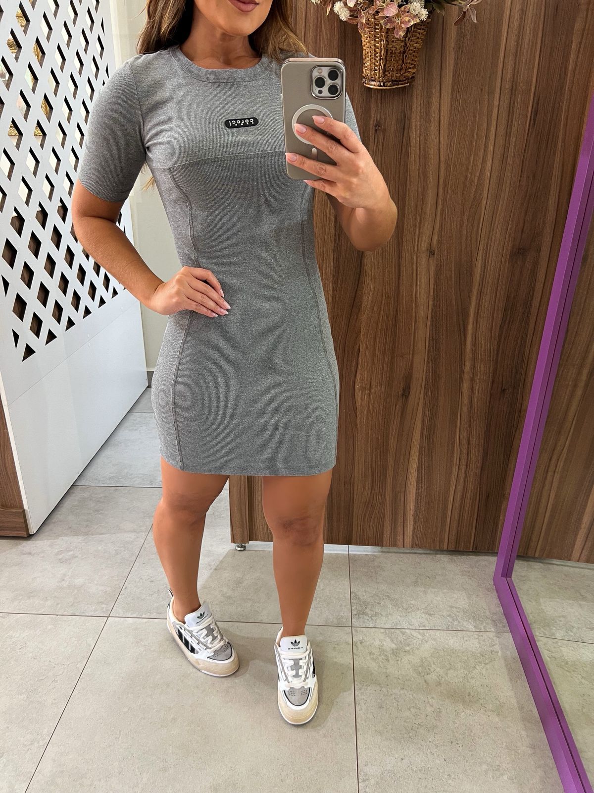 Vestido Curto Slim Fit Canelado Cinza Colcci Sport