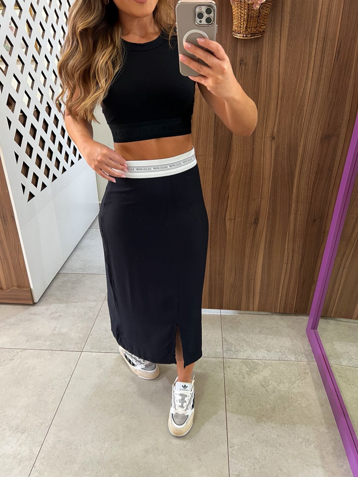 Saia Midi Com Fenda Frontal Preta Colcci Sport