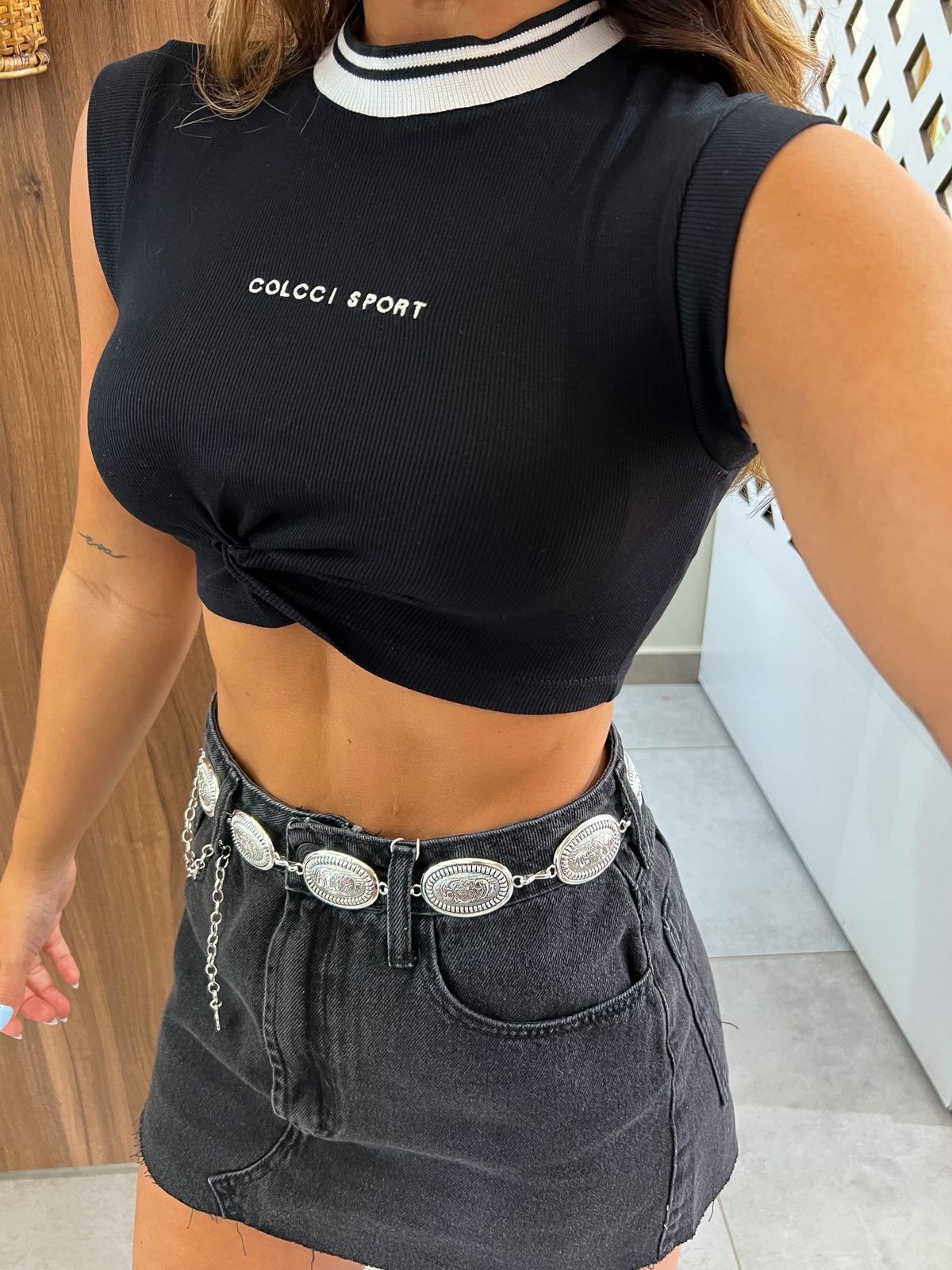 Cropped Slim Canelado Drapeado Frontal Preto Colcci Sport 
