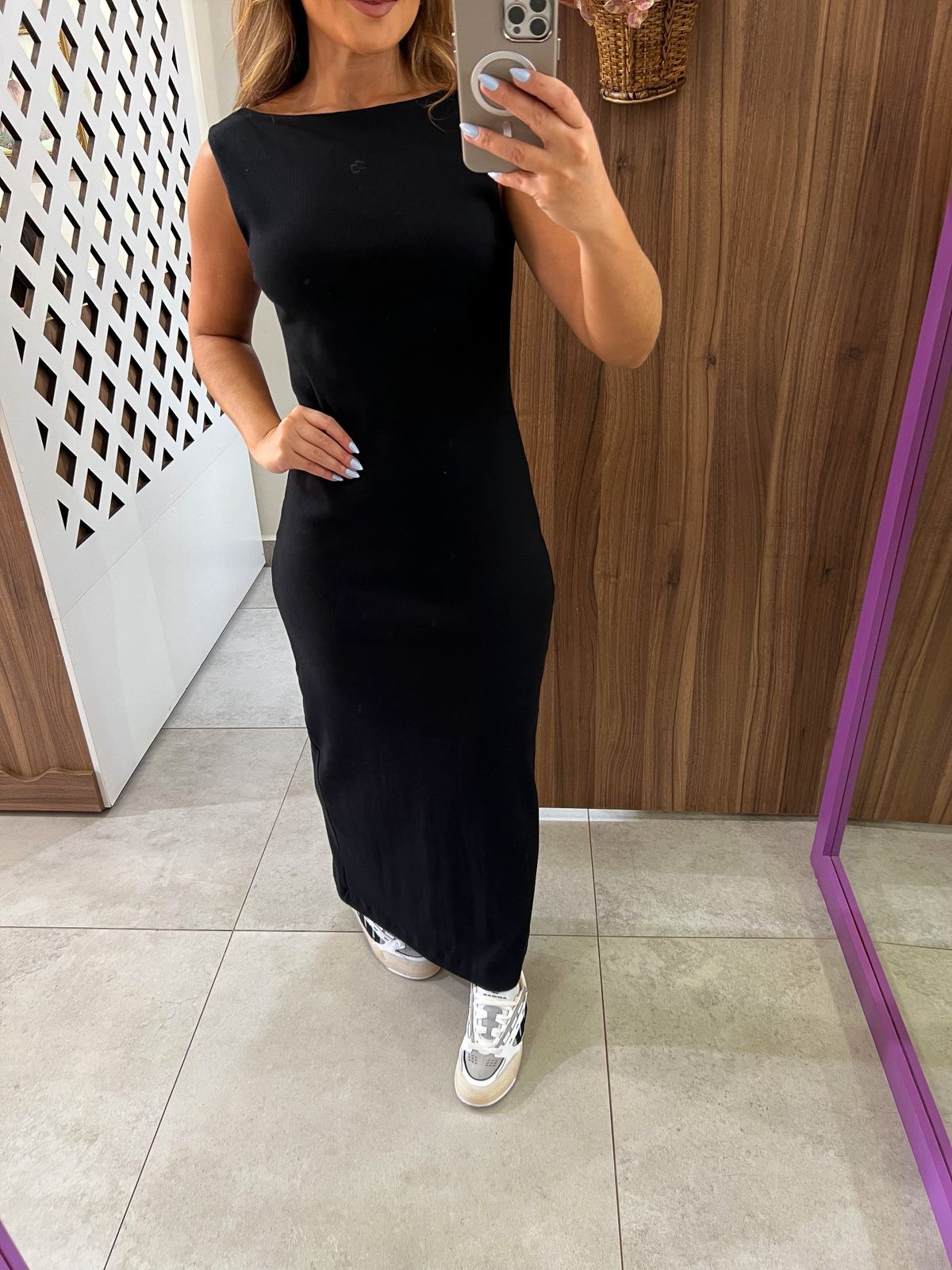 Vestido Midi Decote Costas Preto Colcci
