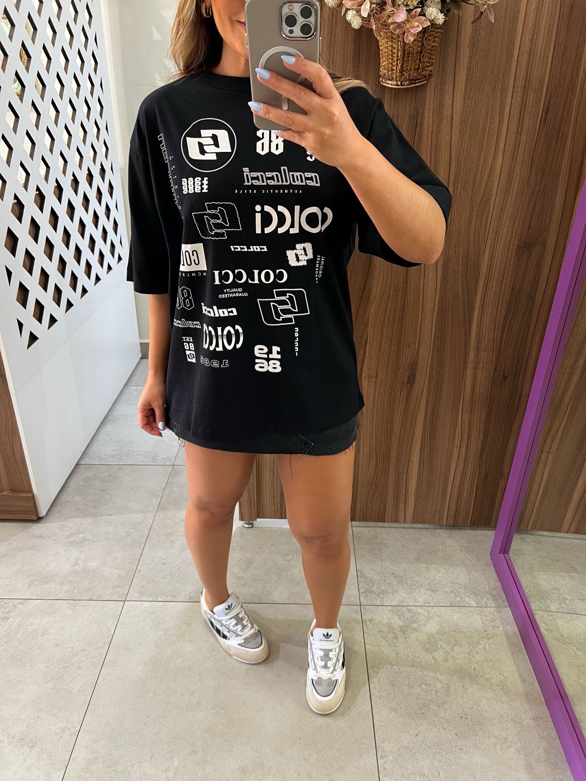 Camiseta Feminina Estampada Preta 1986 Colcci