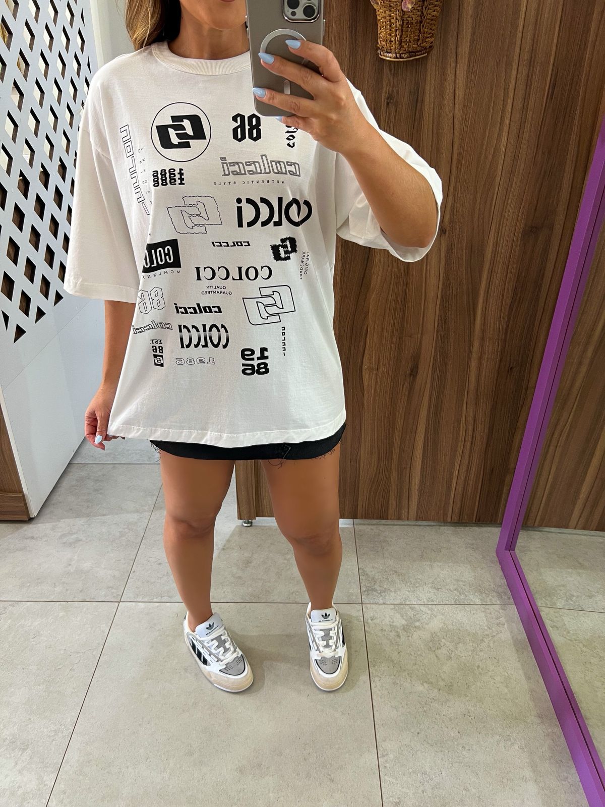 Camiseta Feminina Estampada Off White 1986 Colcci 