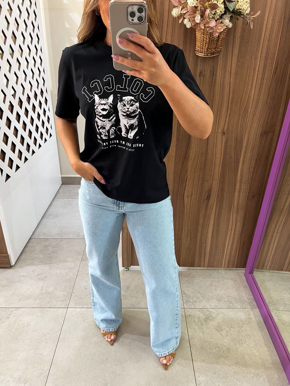 Camiseta Feminina Estampada Gatinhos Preta Colcci