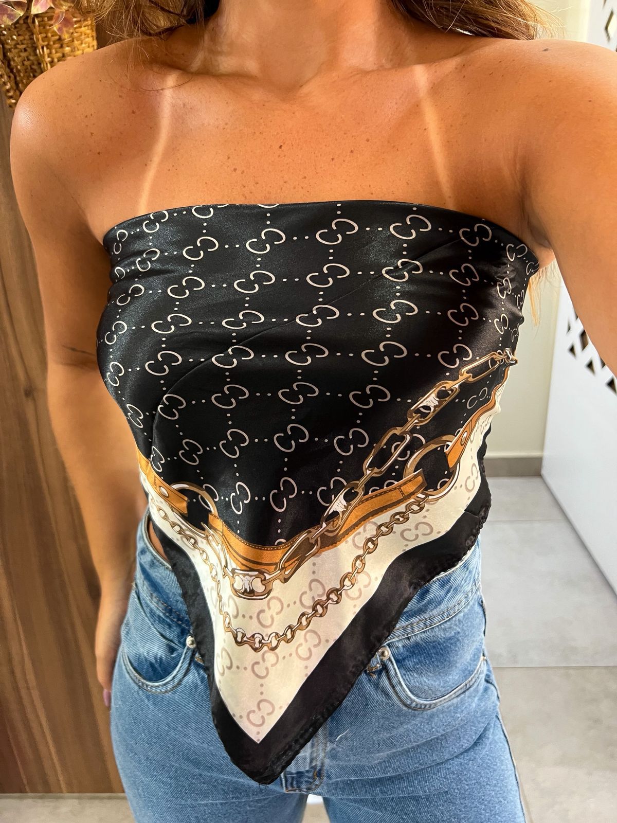 Lenço Estampado Cetim Preto Alana 